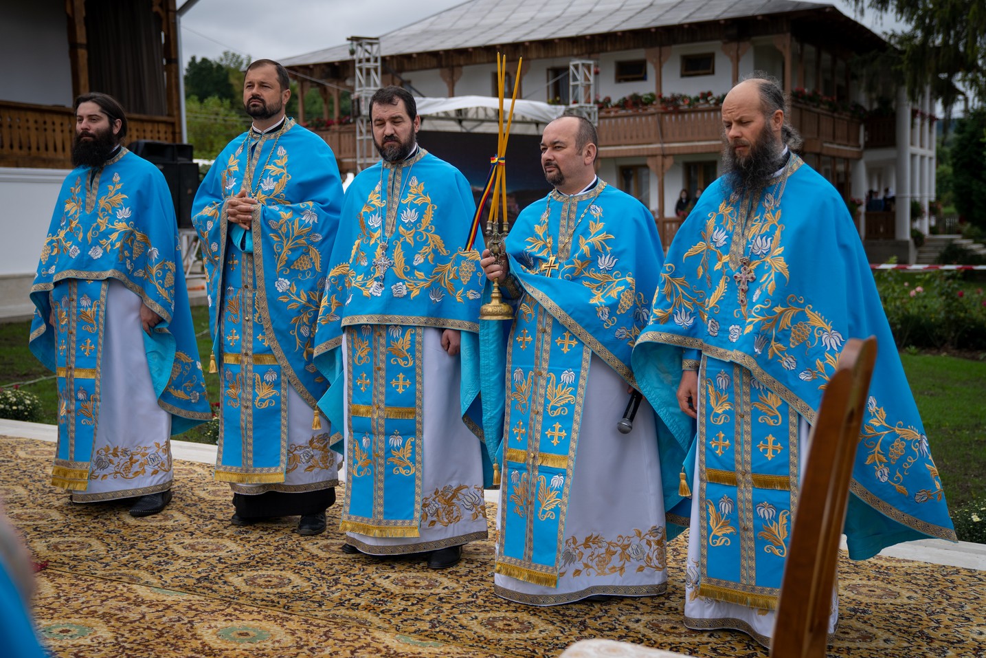 Hram la Vorona: „Faptele noastre pot să-L nască pe Hristos în inimile oamenilor sau pot să-L alunge”