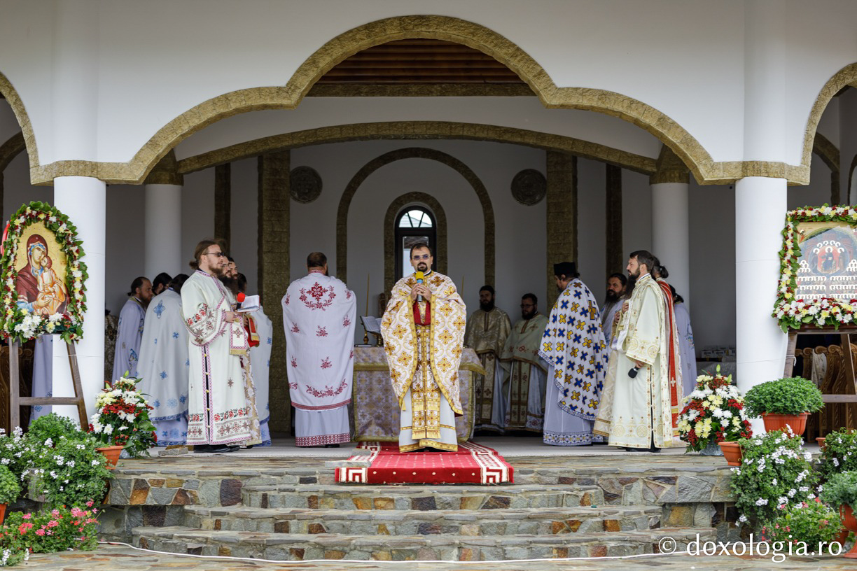 Hramul Mănăstirii Alexandru Vlahuță / Foto Oana Nechifor (Foto) Mănăstirea Alexandru Vlahuță din județul Vaslui și-a sărbătorit hramul de Praznicul Nașterii Maicii Domnului