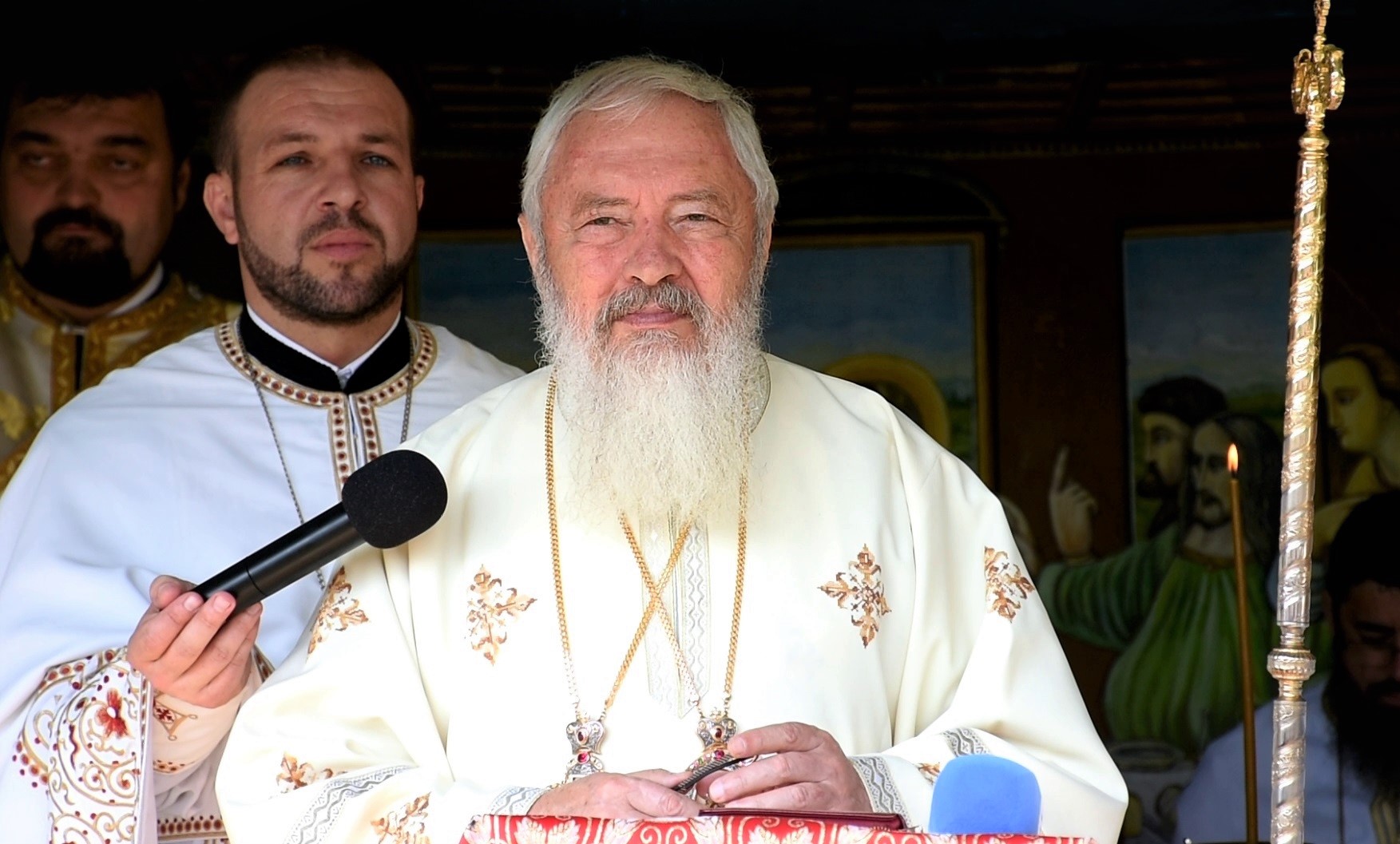 (Video) „Jertfa Sfintei Cruci ne răscumpără din păcat și din moarte” – IPS Andrei