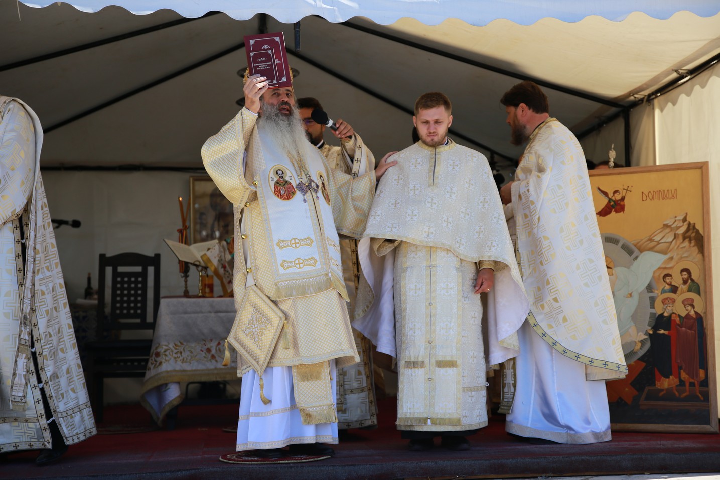 6 Sfinte Liturghii, oficiate în această duminică la Ansamblul Mitropolitan Iași