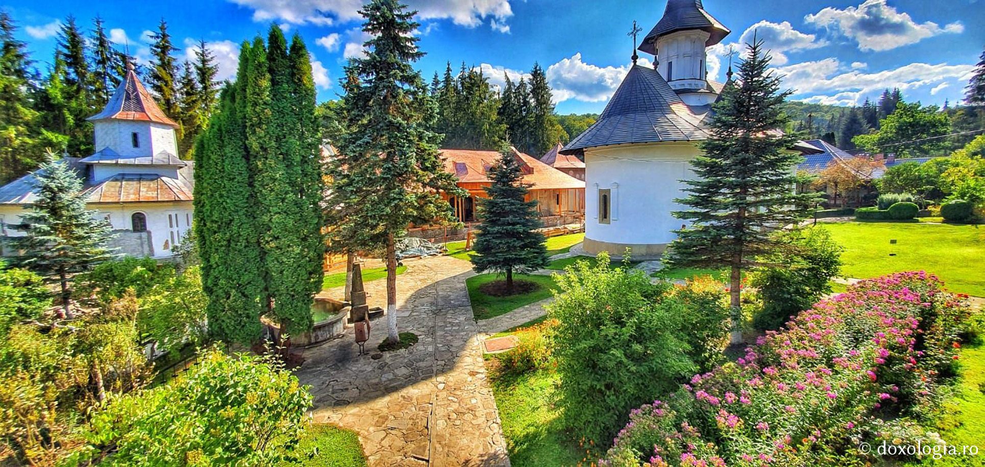 (Foto) Hramul istoric Nașterea Maicii Domnului – Mănăstirea Sihăstria 2020