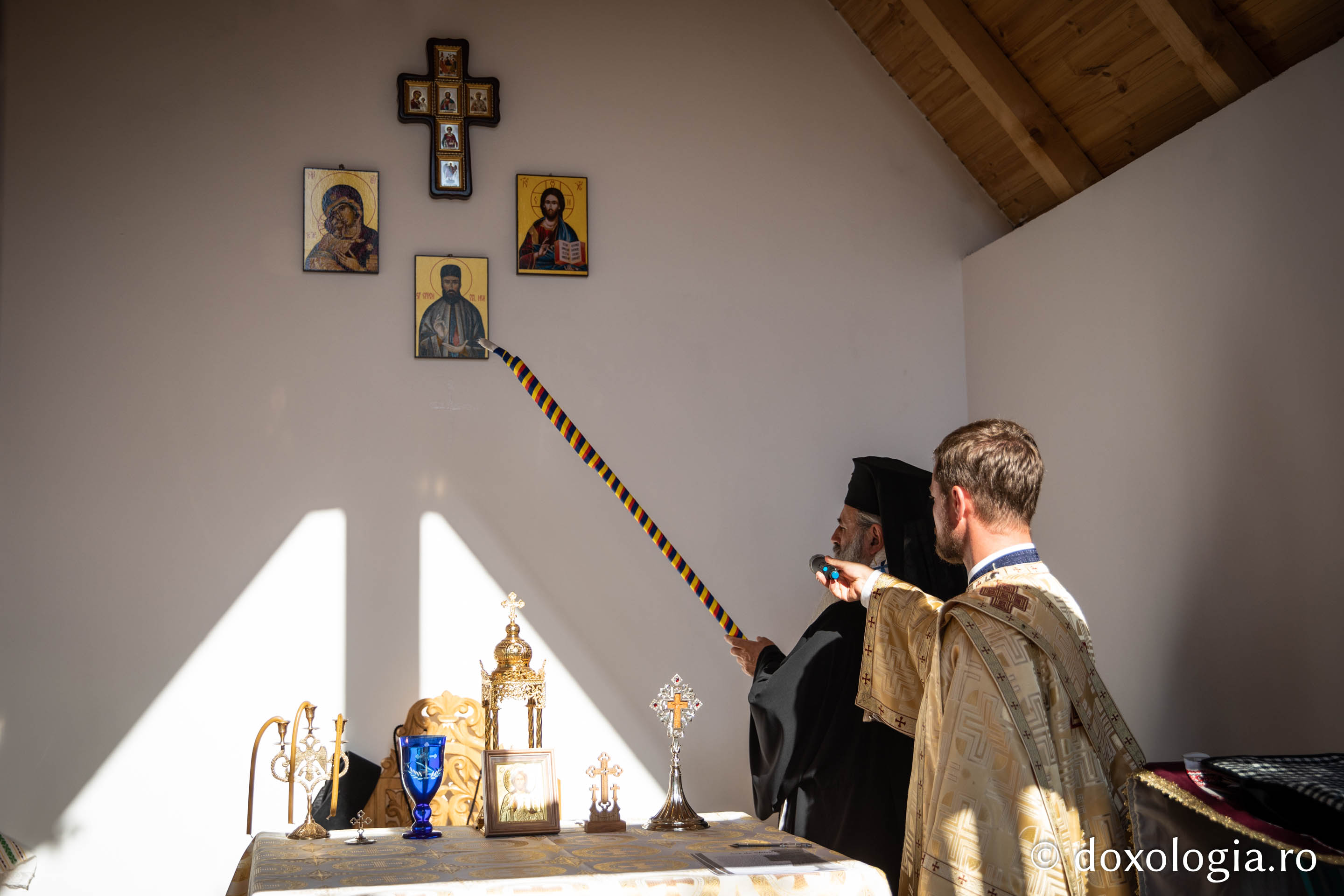 foto: Bogdan Bulgariu Binecuvântări arhierești în parohiile din județul Iași