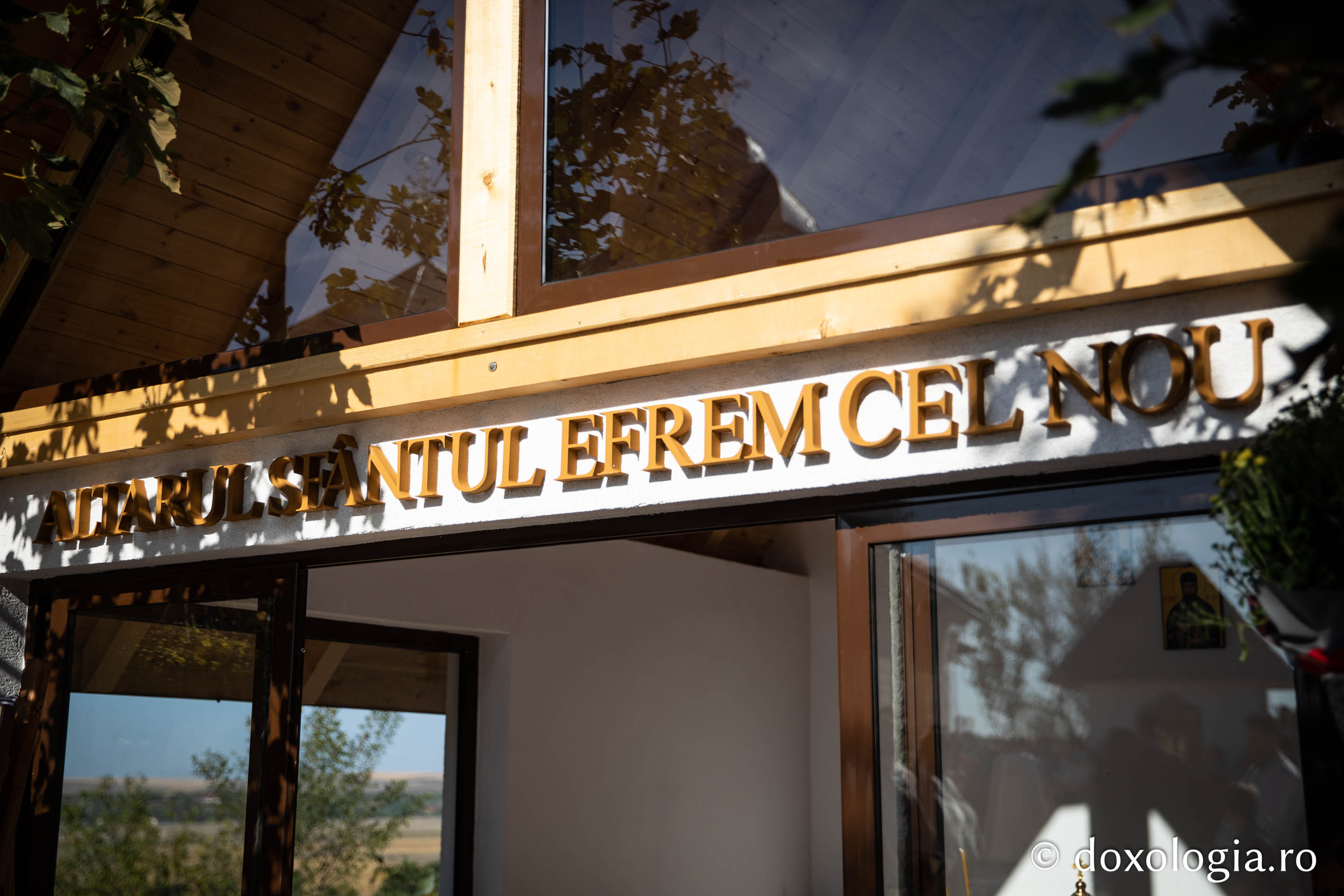 foto: Bogdan Bulgariu Binecuvântări arhierești în parohiile din județul Iași