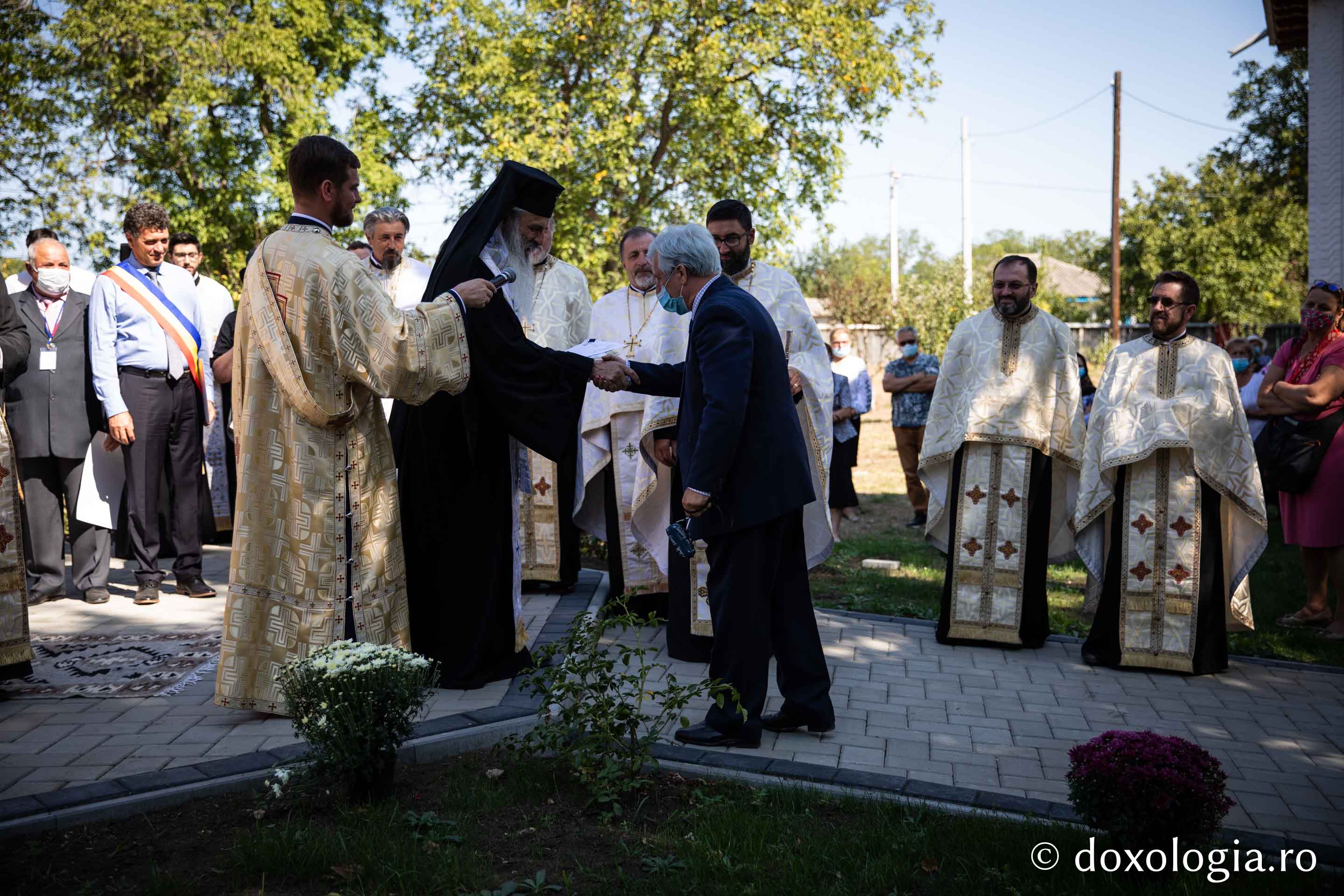foto: Bogdan Bulgariu Binecuvântări arhierești în parohiile din județul Iași