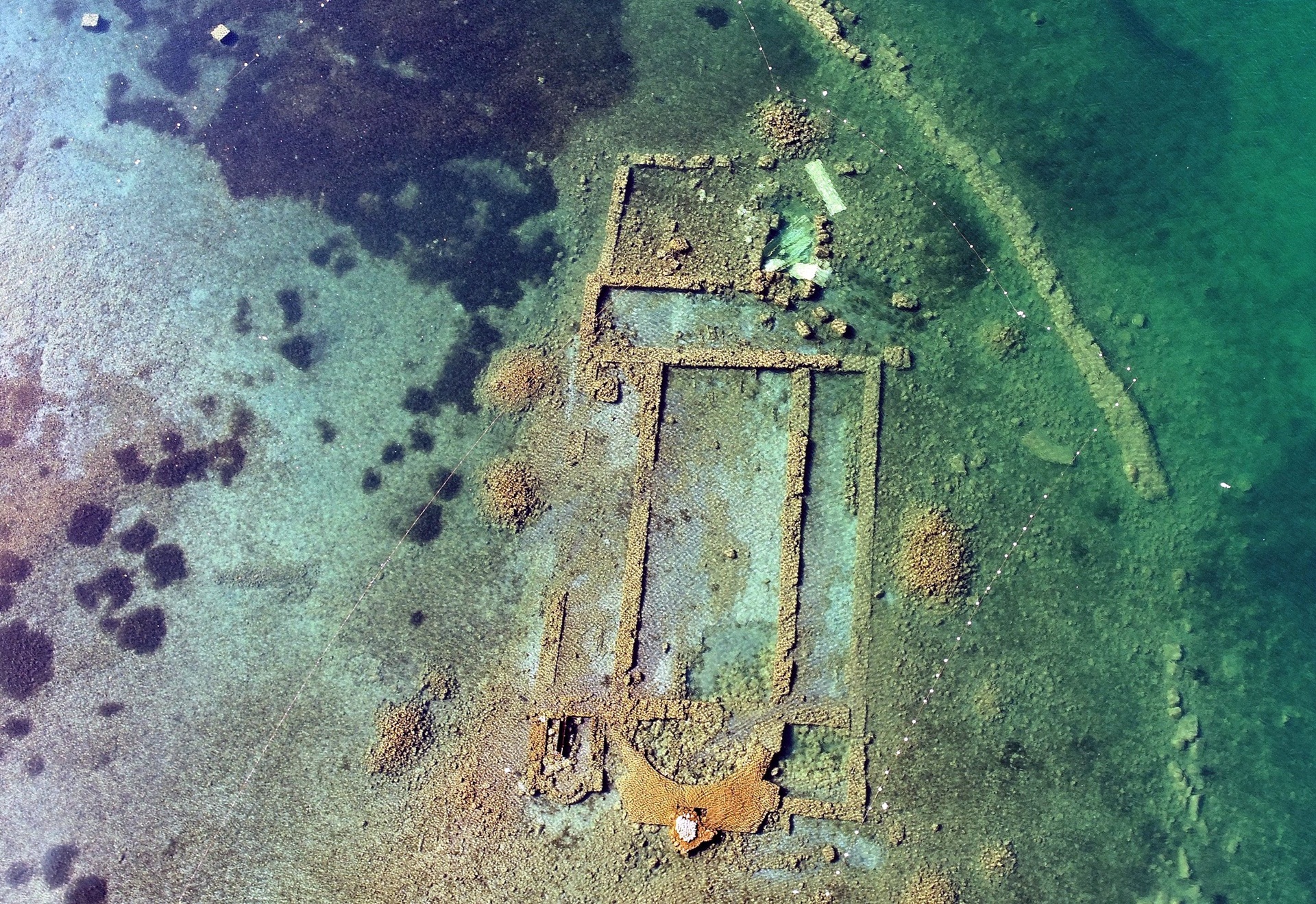 Foto: DHA Photo Ruinele Bisericii din lacul Iznik sunt vizibile datorită scăderii nivelului apei