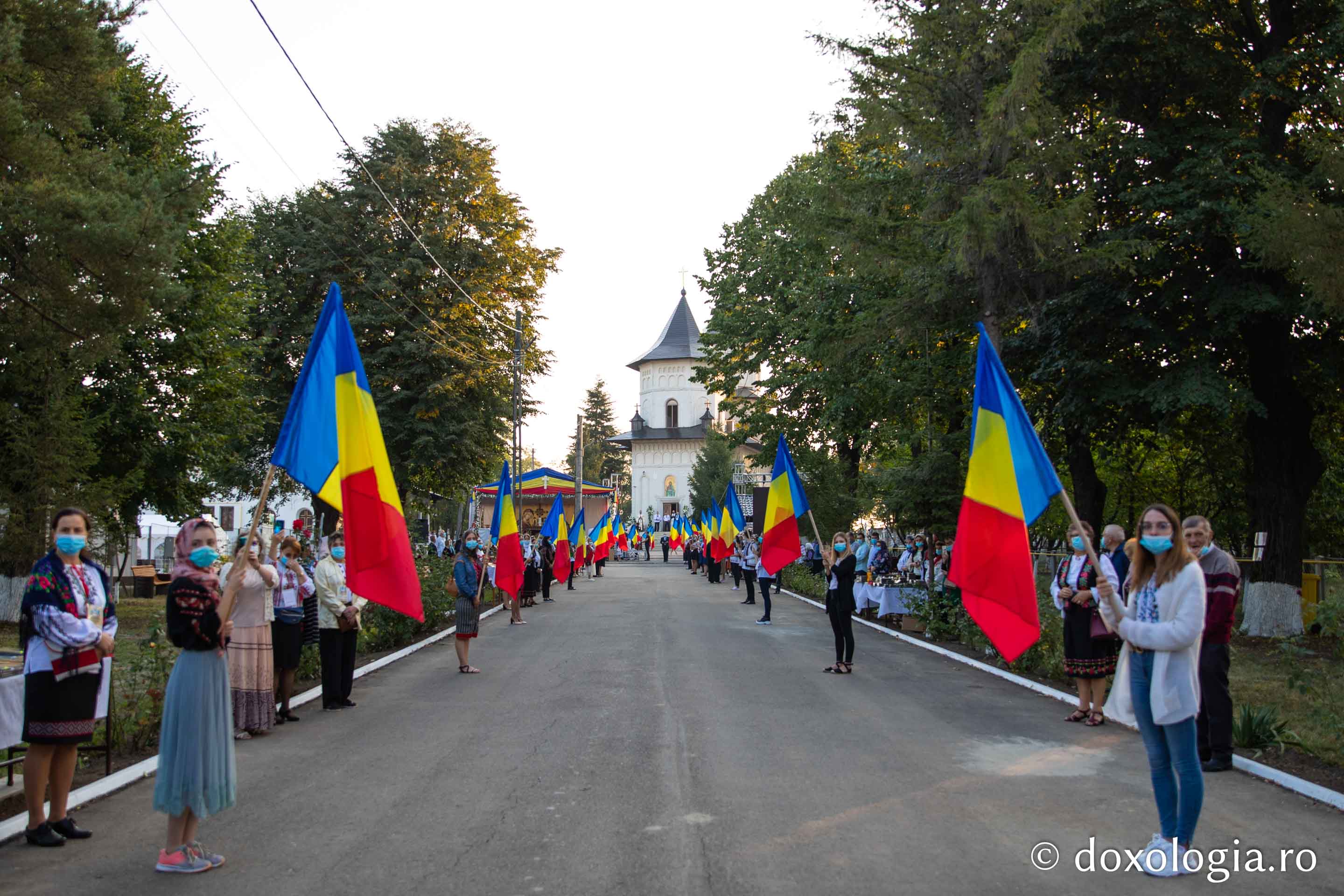 Foto: Bogdan Bulgariu Ansamblu parohial impresionant, sfințit de IPS Părinte Mitropolit Teofan la Bucecea