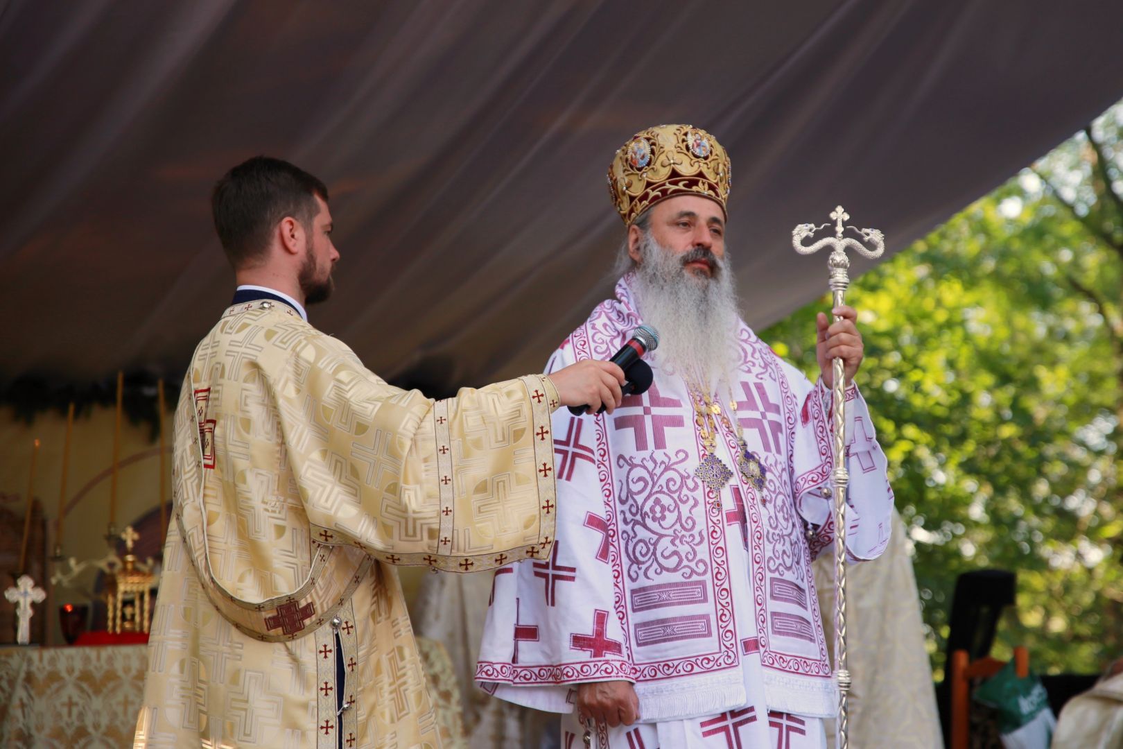 Resfințire de biserică și binecuvântări arhierești în parohiile din județele Botoșani și Iași