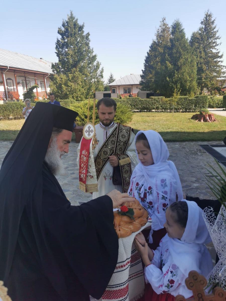 Așezământul social-filantropic al Mănăstirii Parincea, sfinţit de IPS Ioachim Așezământul social-filantropic al Mănăstirii Parincea, sfinţit de IPS Ioachim