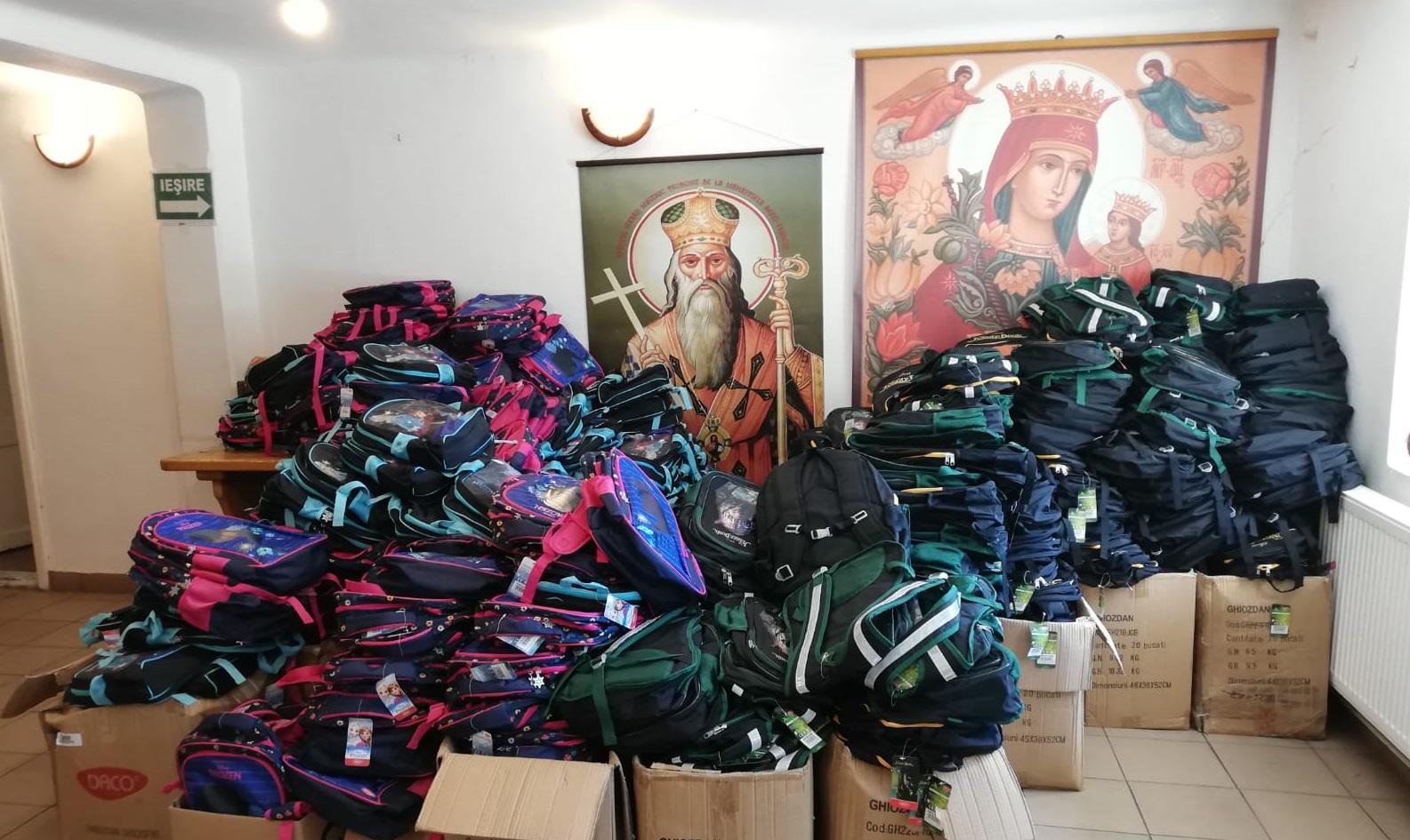 „Un ghiozdan pentru noul an şcolar” pentru copiii din Basarabia