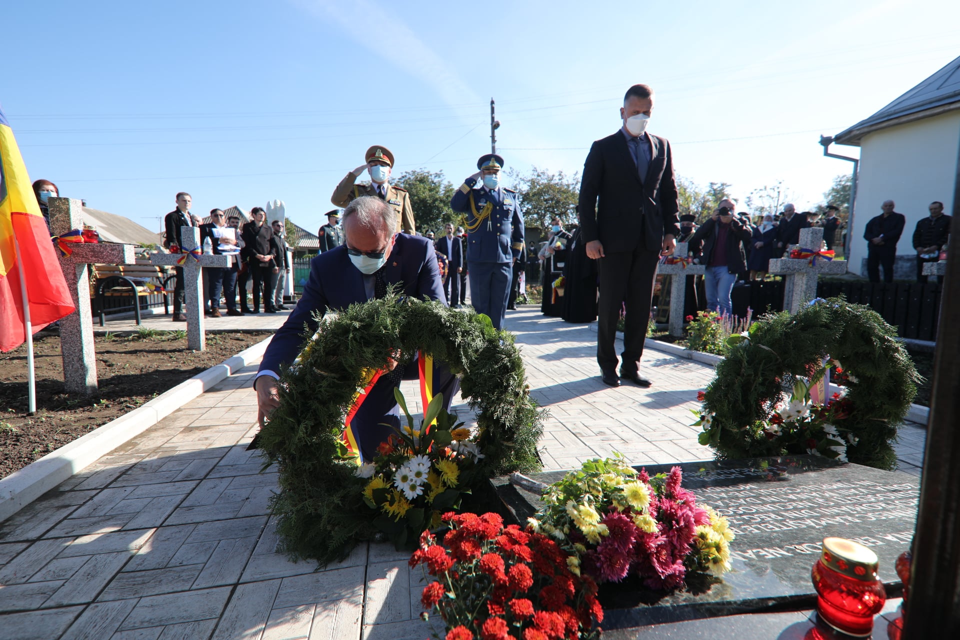 Cimitirul de onoare al ostașilor români din Mana-Orhei, sfinţit de PS Veniamin Cimitirul de onoare al ostașilor români din Mana-Orhei, sfinţit de PS Veniamin