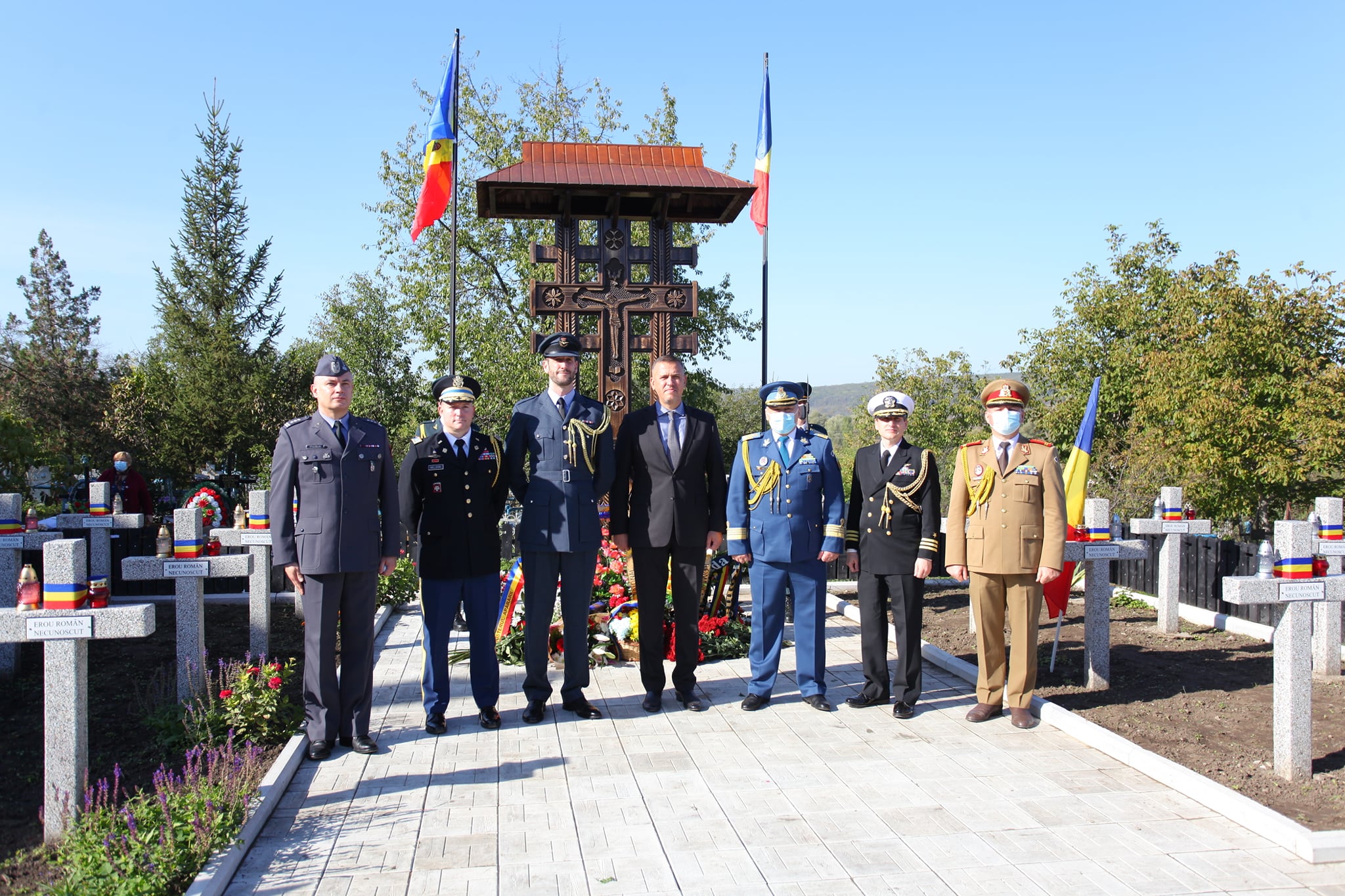 Cimitirul de onoare al ostașilor români din Mana-Orhei, sfinţit de PS Veniamin Cimitirul de onoare al ostașilor români din Mana-Orhei, sfinţit de PS Veniamin