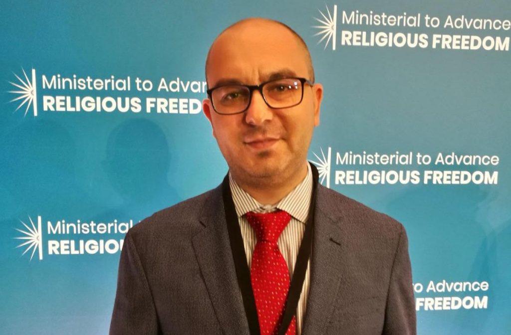 Interviu | Cătălin Raiu, expert OSCE: „Restricționarea trebuie să fie motivată de dovezi epidemiologice care să indice faptul că pelerinajul are potențialul de a răspândi virusul”