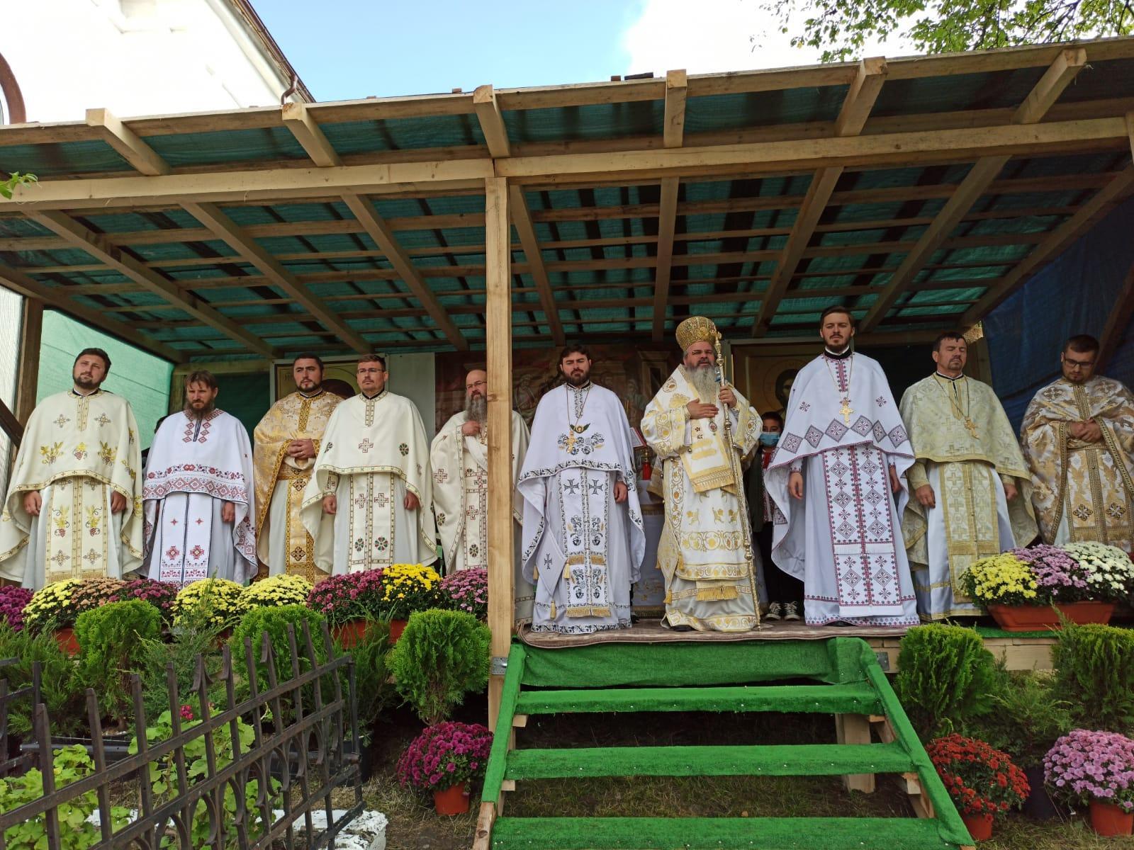 Liturghie arhierească în Parohia Crâng, Protopopiatul Bârlad