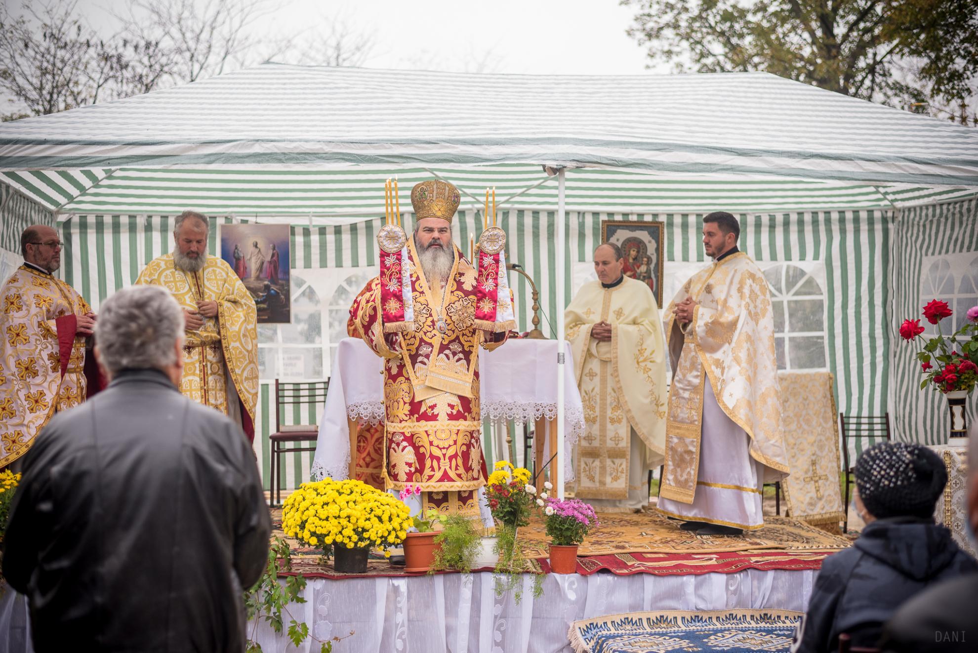 Liturghii arhiereşti în protopopiatele Huşi şi Vaslui