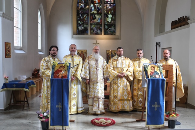 Hram și hirotonie întru diacon la München: Cea mai veche parohie bavareză și-a sărbătorit cel de-al doilea hram, pe Sfânta Parascheva