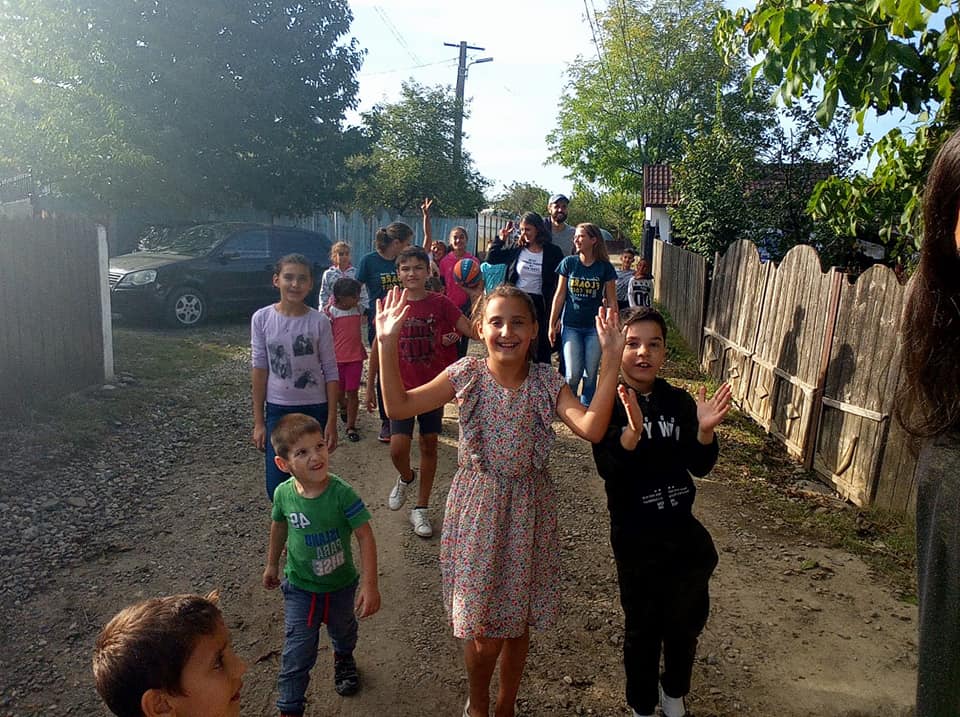 Departamentul Pro Vita și Departamentul Tabere au adus bucurie în sufletul copiilor din proiectul „Dar pentru copii”!