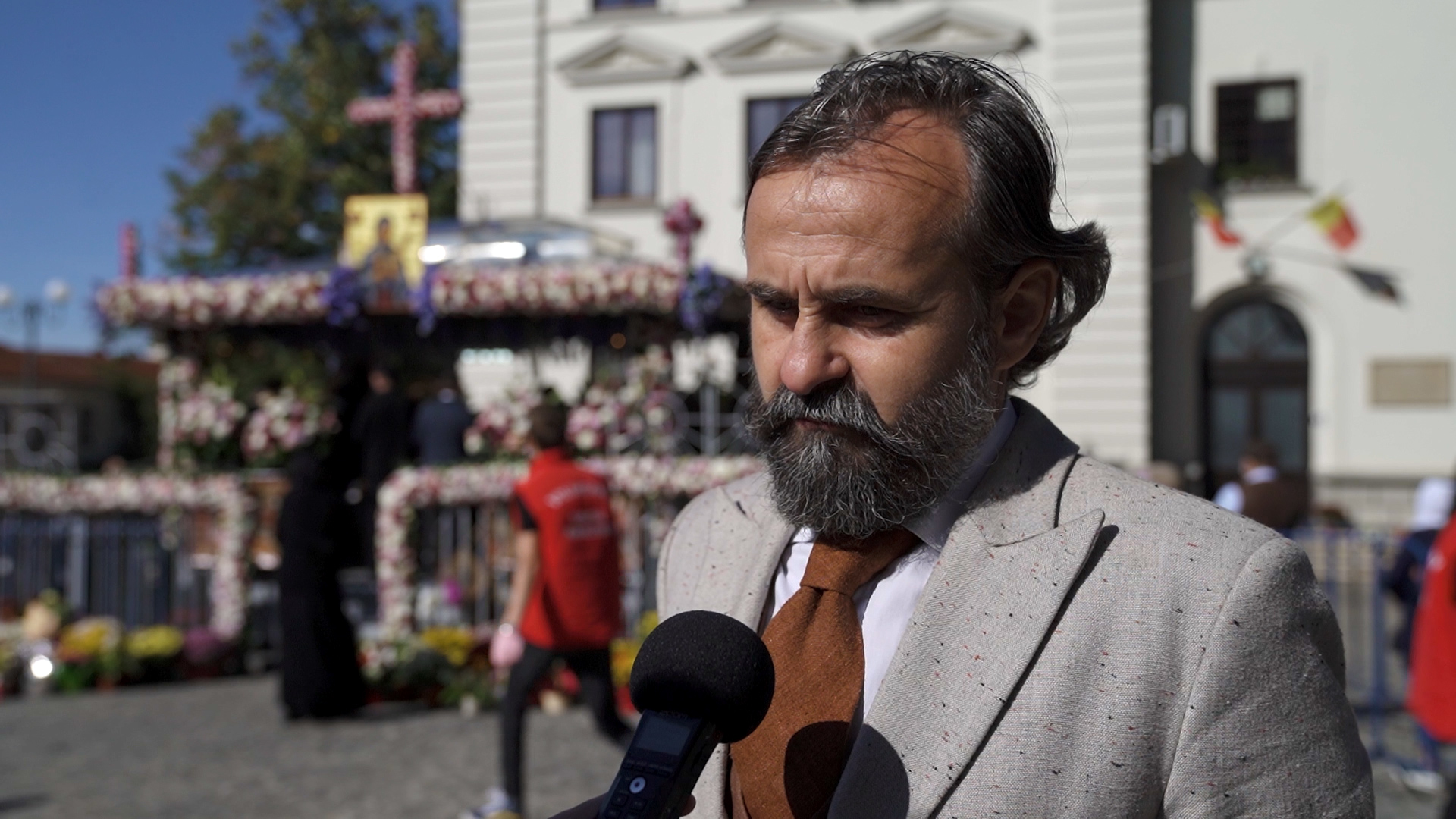 (Video) Designerul Florin Dobre: „Sfinții sunt prietenii mei de nădejde, care nu m-au trădat niciodată”