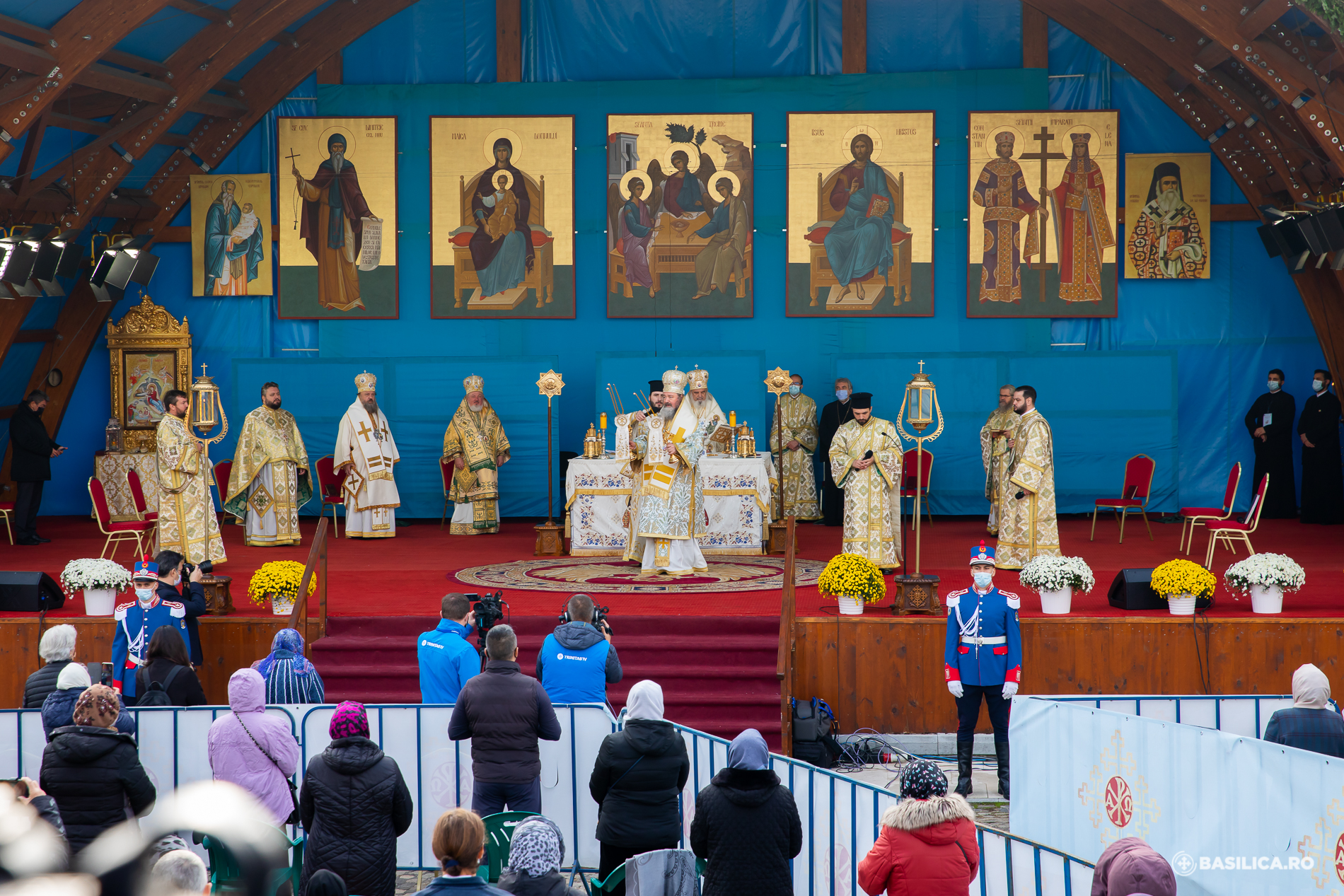 (Foto) Sfânta Liturghie în cinstea Sfântului Cuvios Dimitrie cel Nou, Ocrotitorul Bucureștilor – 2020