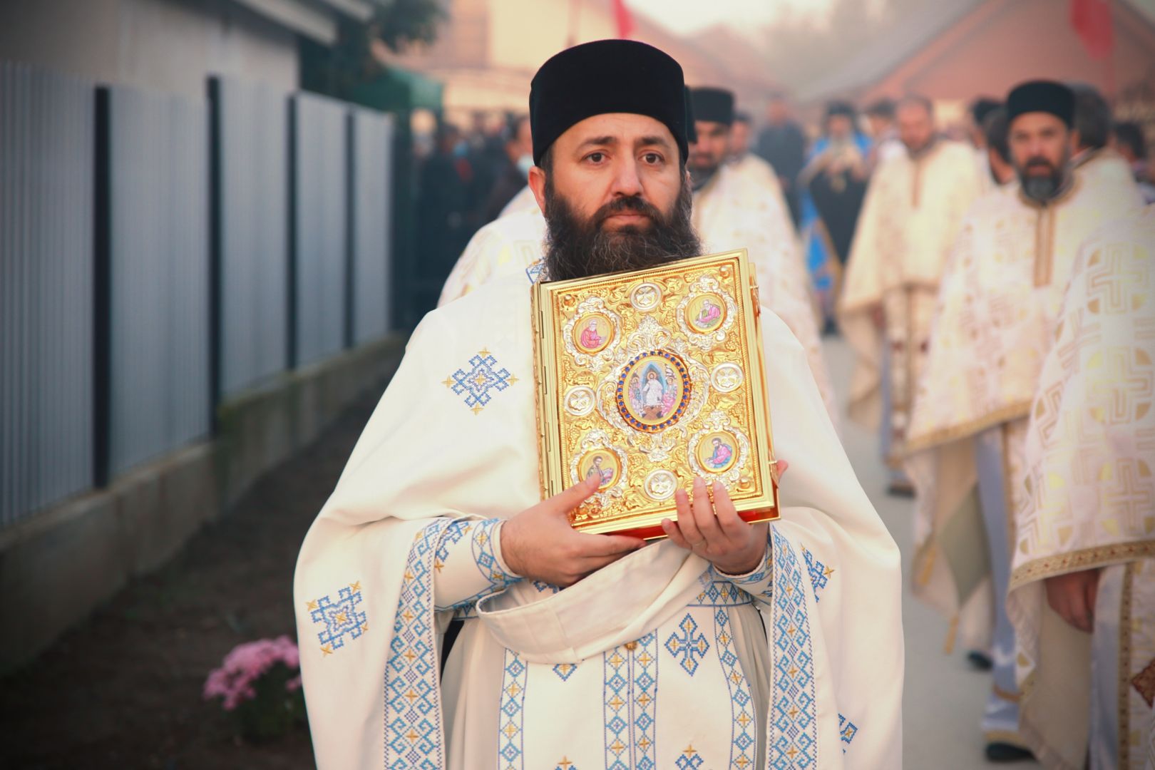 Biserica din Bețești, veche de 200 de ani, a fost resfințită de Mitropolitul Moldovei și Bucovinei