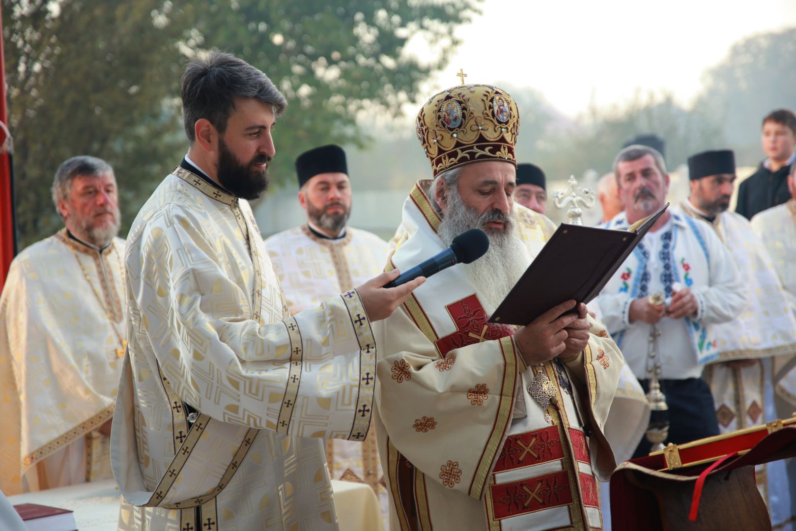 Biserica din Bețești, veche de 200 de ani, a fost resfințită de Mitropolitul Moldovei și Bucovinei