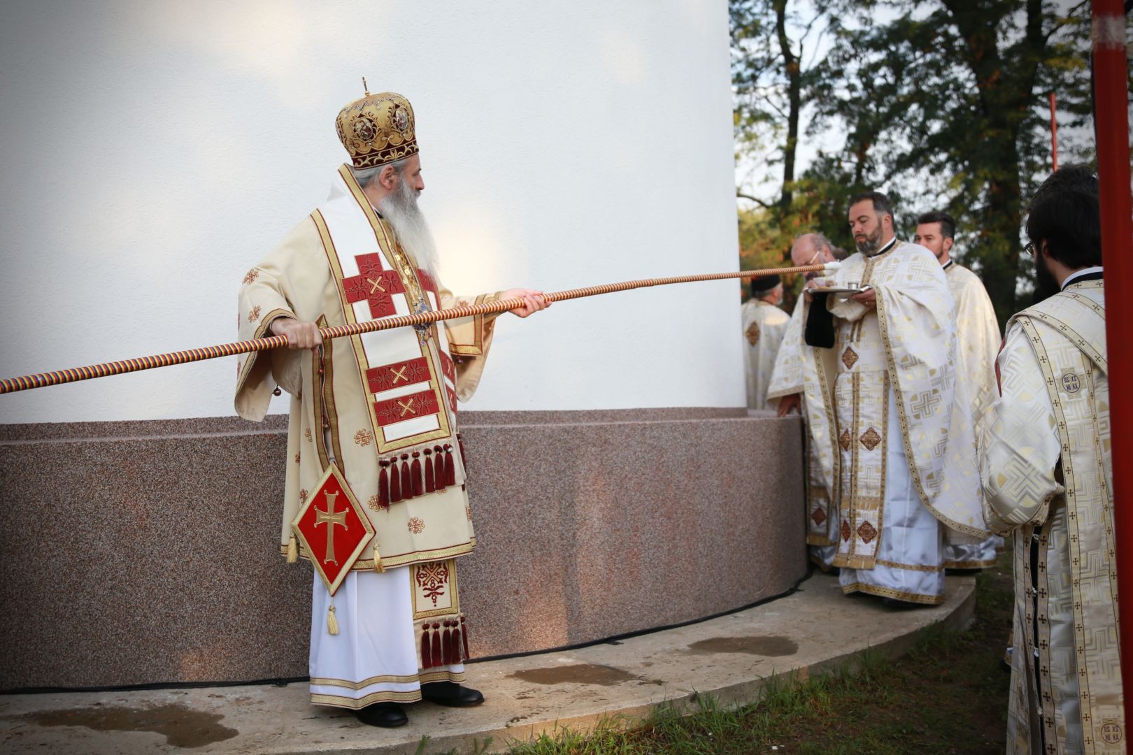 Biserica din Bețești, veche de 200 de ani, a fost resfințită de Mitropolitul Moldovei și Bucovinei