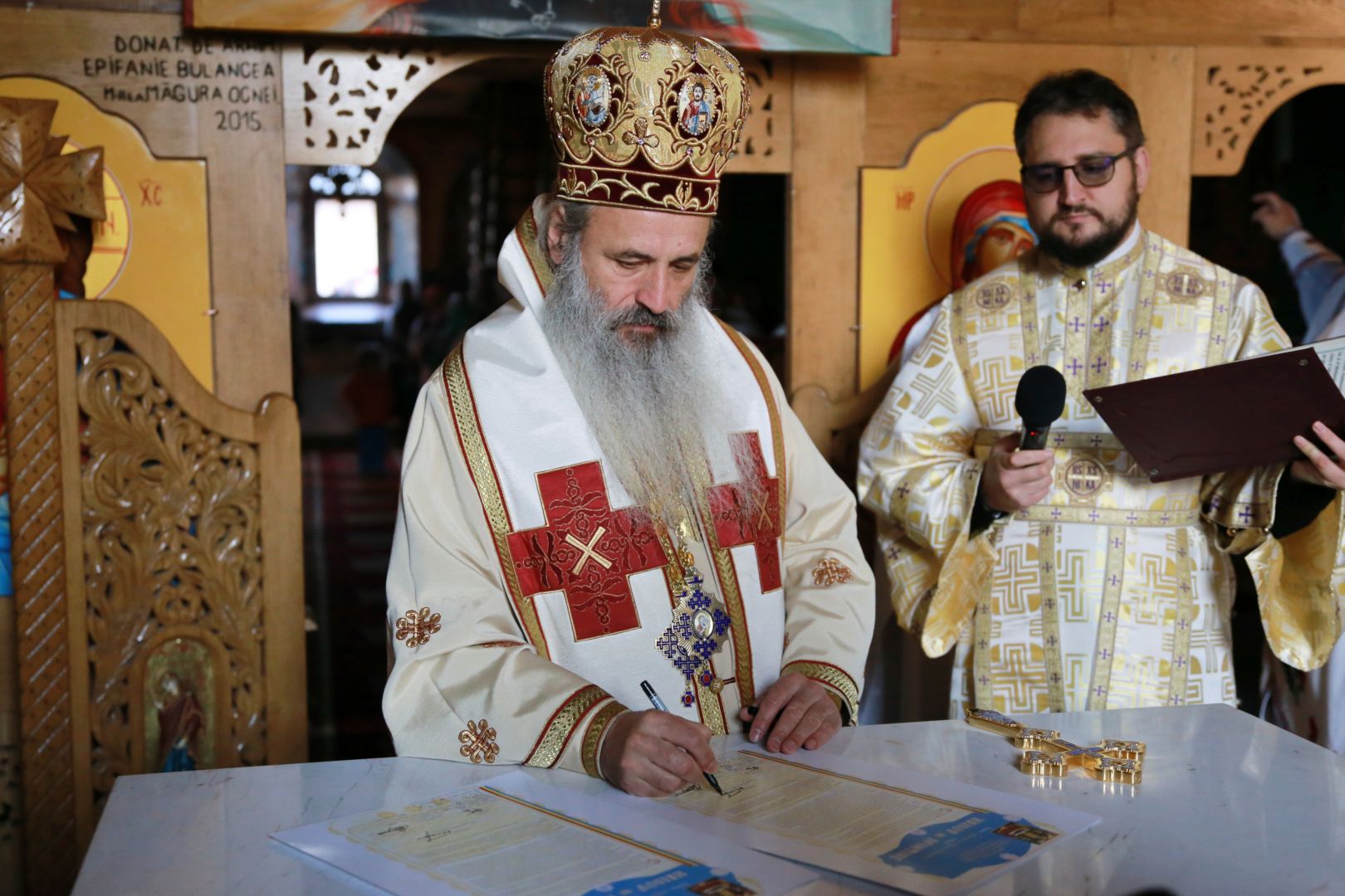 Biserica din Bețești, veche de 200 de ani, a fost resfințită de Mitropolitul Moldovei și Bucovinei