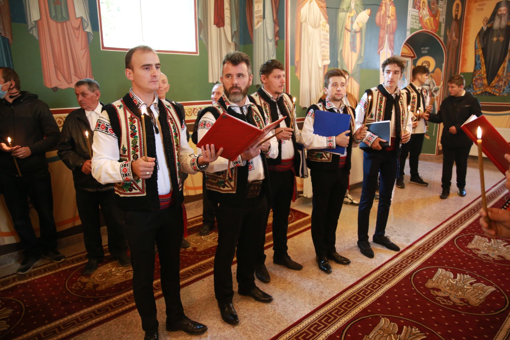 Biserica din Bețești, veche de 200 de ani, a fost resfințită de Mitropolitul Moldovei și Bucovinei