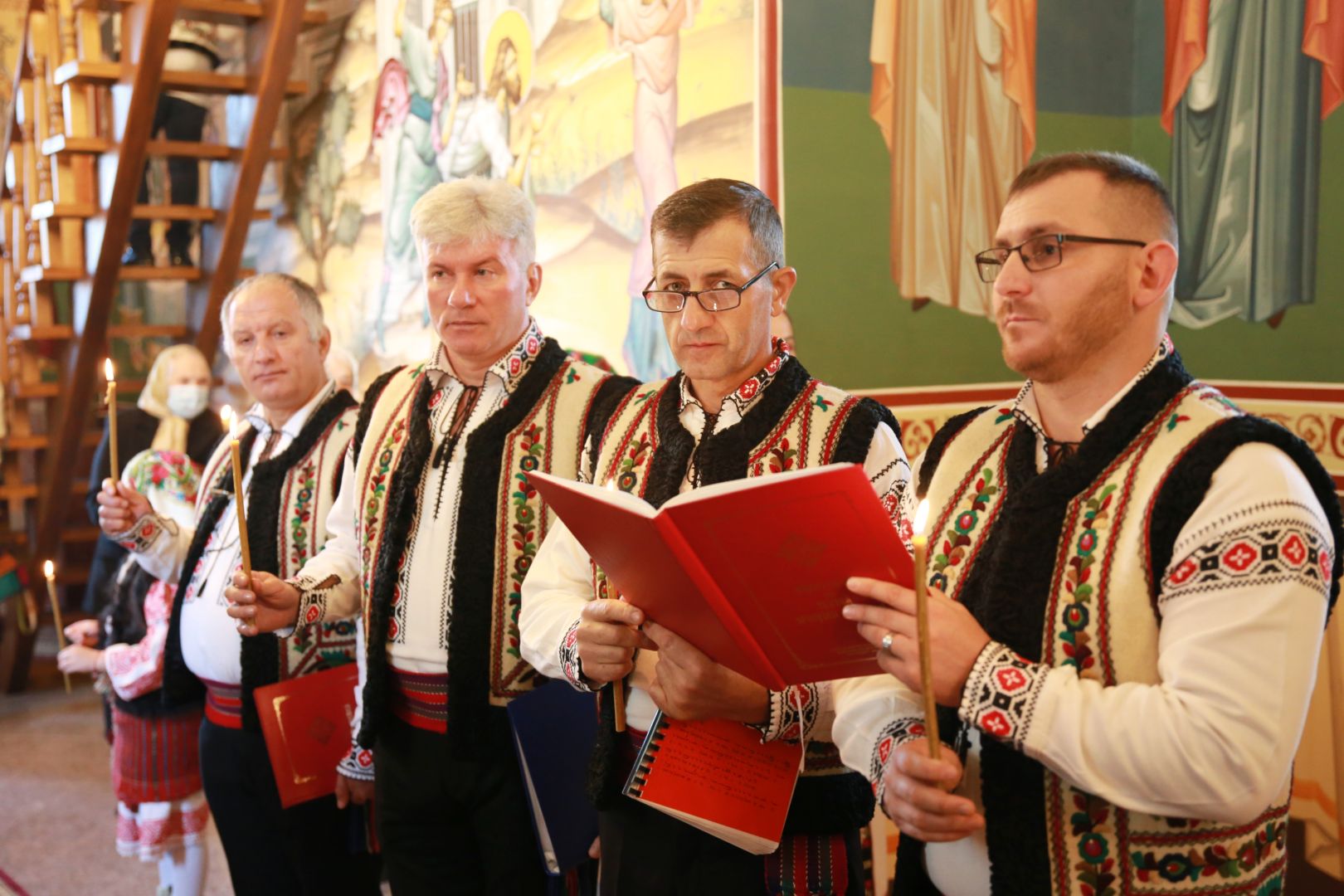 Biserica din Bețești, veche de 200 de ani, a fost resfințită de Mitropolitul Moldovei și Bucovinei