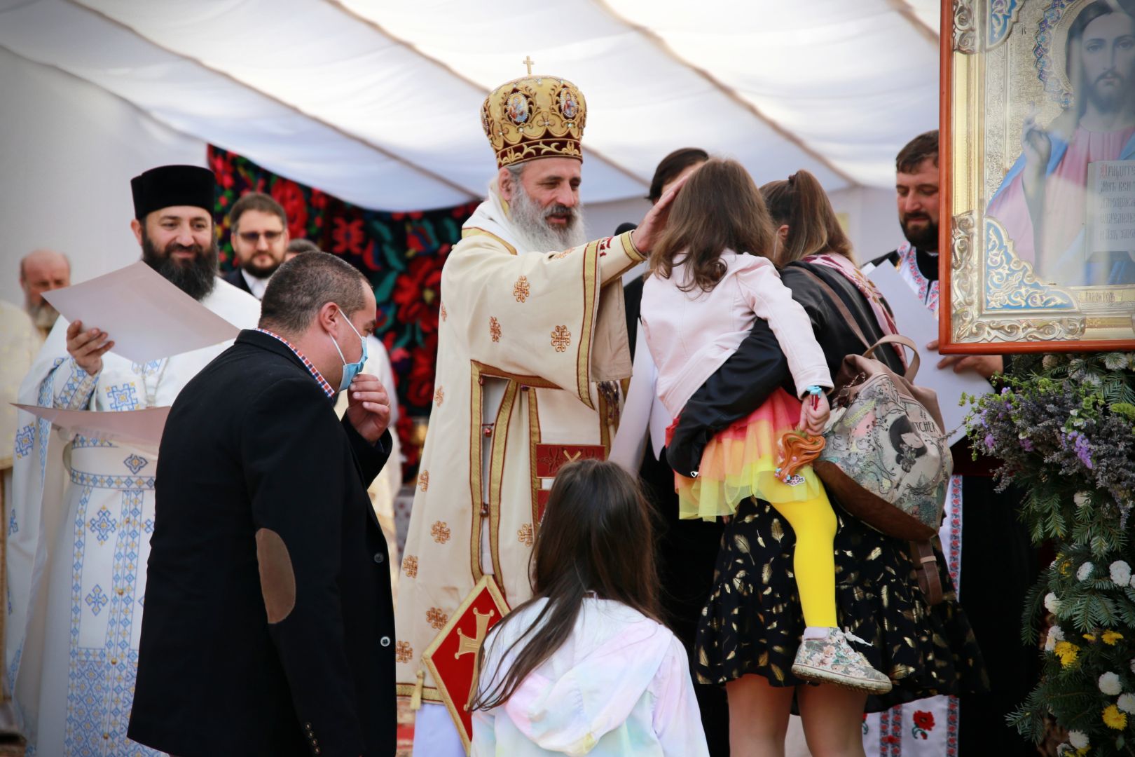 Biserica din Bețești, veche de 200 de ani, a fost resfințită de Mitropolitul Moldovei și Bucovinei