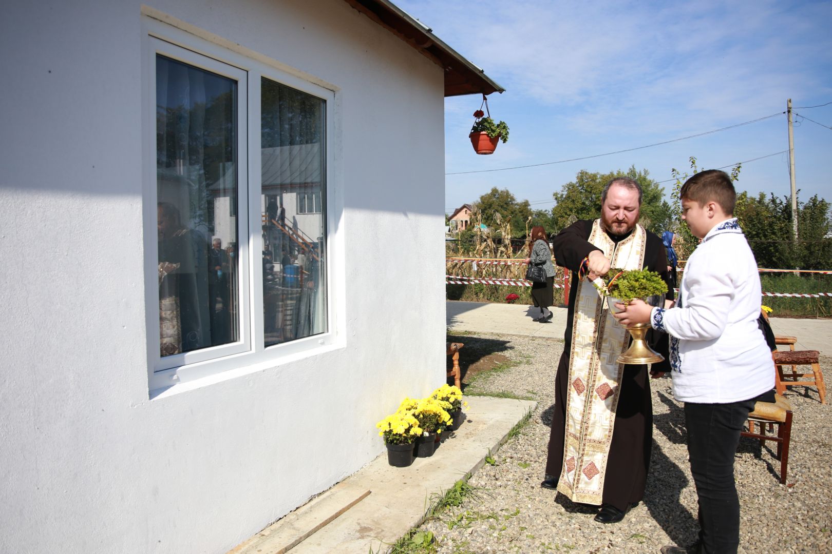 Biserica din Bețești, veche de 200 de ani, a fost resfințită de Mitropolitul Moldovei și Bucovinei