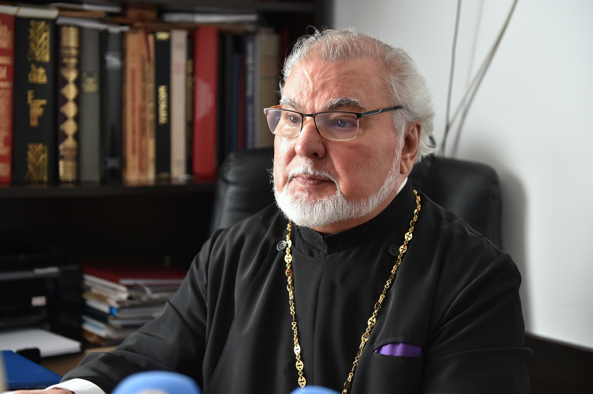 Pr. Prof. Nicu Moldoveanu a primit Crucea Patriarhală la aniversarea vârstei de 80 de ani