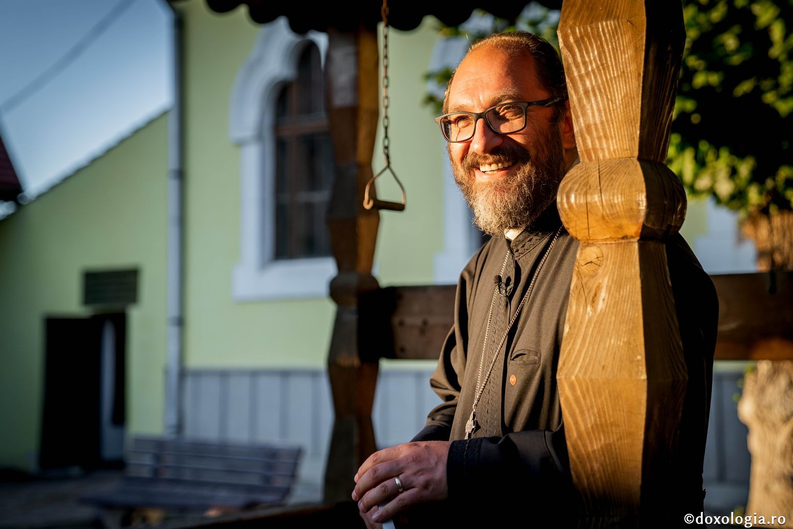 (Video) „Ieșirea din frică este un exercițiu de iubire” – Părintele Constantin Necula