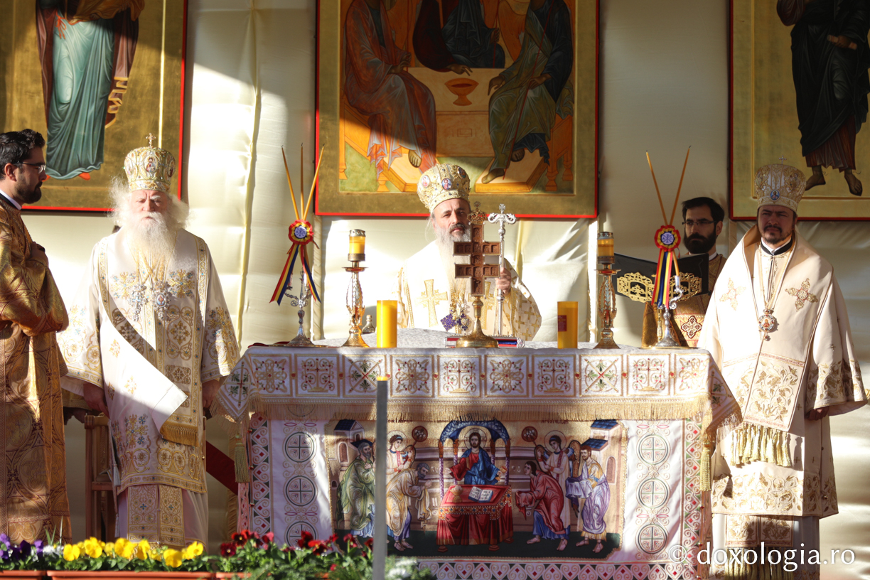 Foto: pr. Silviu Cluci Slujba din acest an a hramului Sfintei Cuvioase Parascheva, săvârșită în condiții cu totul deosebite