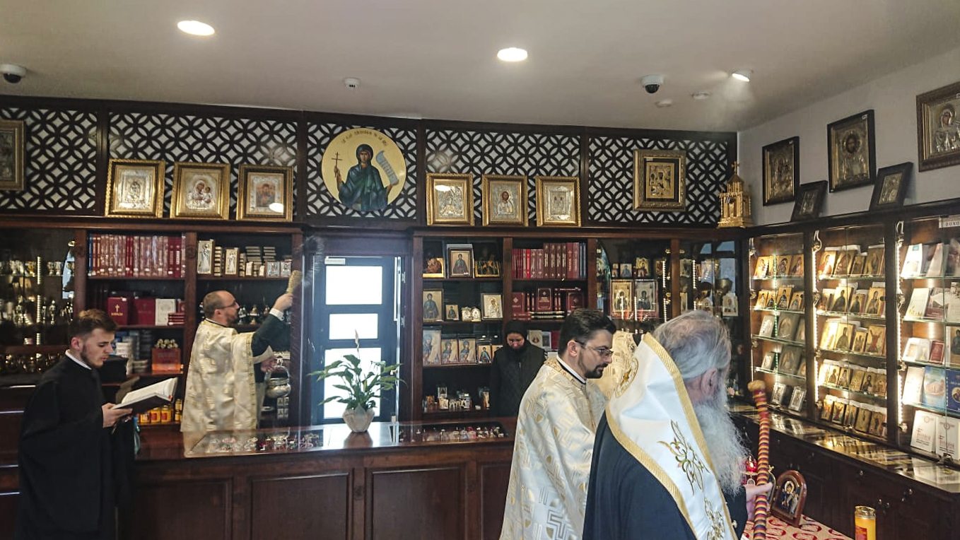 Noul pangar din curtea Catedralei mitropolitane din Iași, sfințit de IPS Mitropolit Teofan