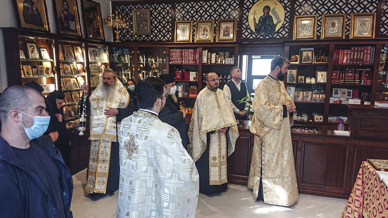 Noul pangar din curtea Catedralei mitropolitane din Iași, sfințit de IPS Mitropolit Teofan