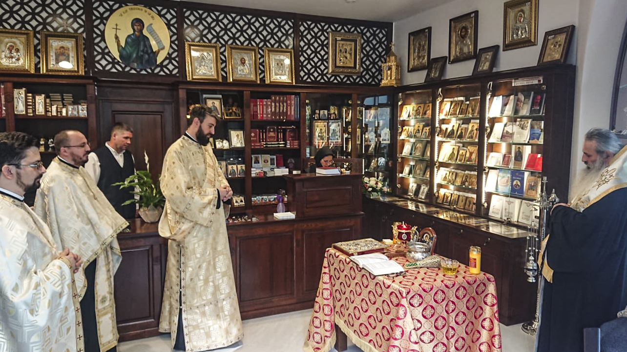 Noul pangar din curtea Catedralei mitropolitane din Iași, sfințit de IPS Mitropolit Teofan