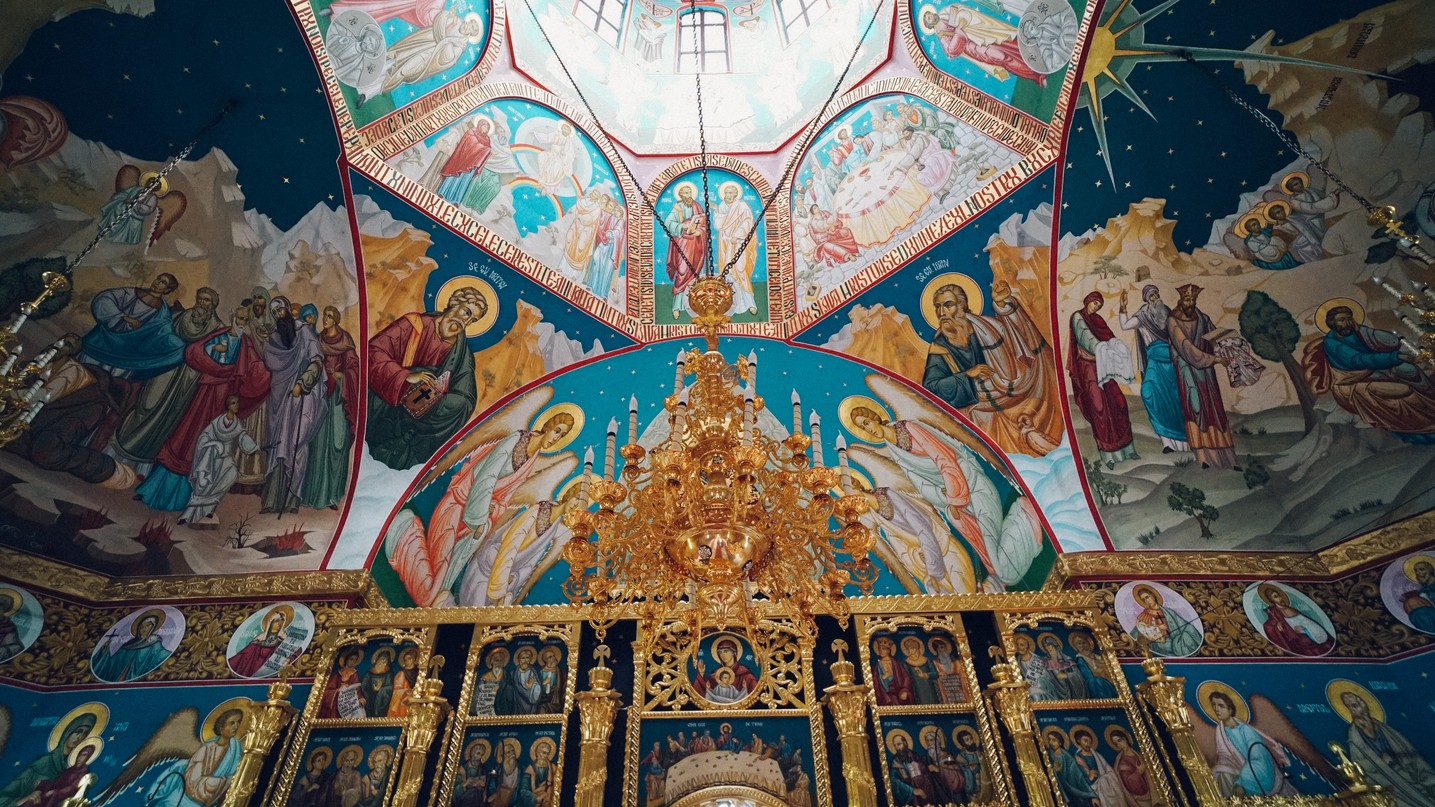 PS Părinte Andrei, Episcopul Covasnei și Harghitei, în Protopopiatul Piatra Neamț: a sfințit o casă socială și un centru social