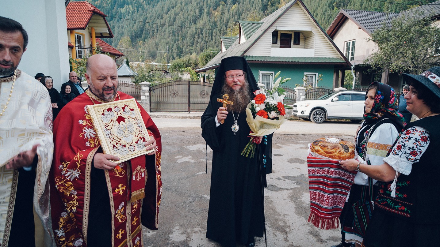 PS Părinte Andrei, Episcopul Covasnei și Harghitei, în Protopopiatul Piatra Neamț: a sfințit o casă socială și un centru social