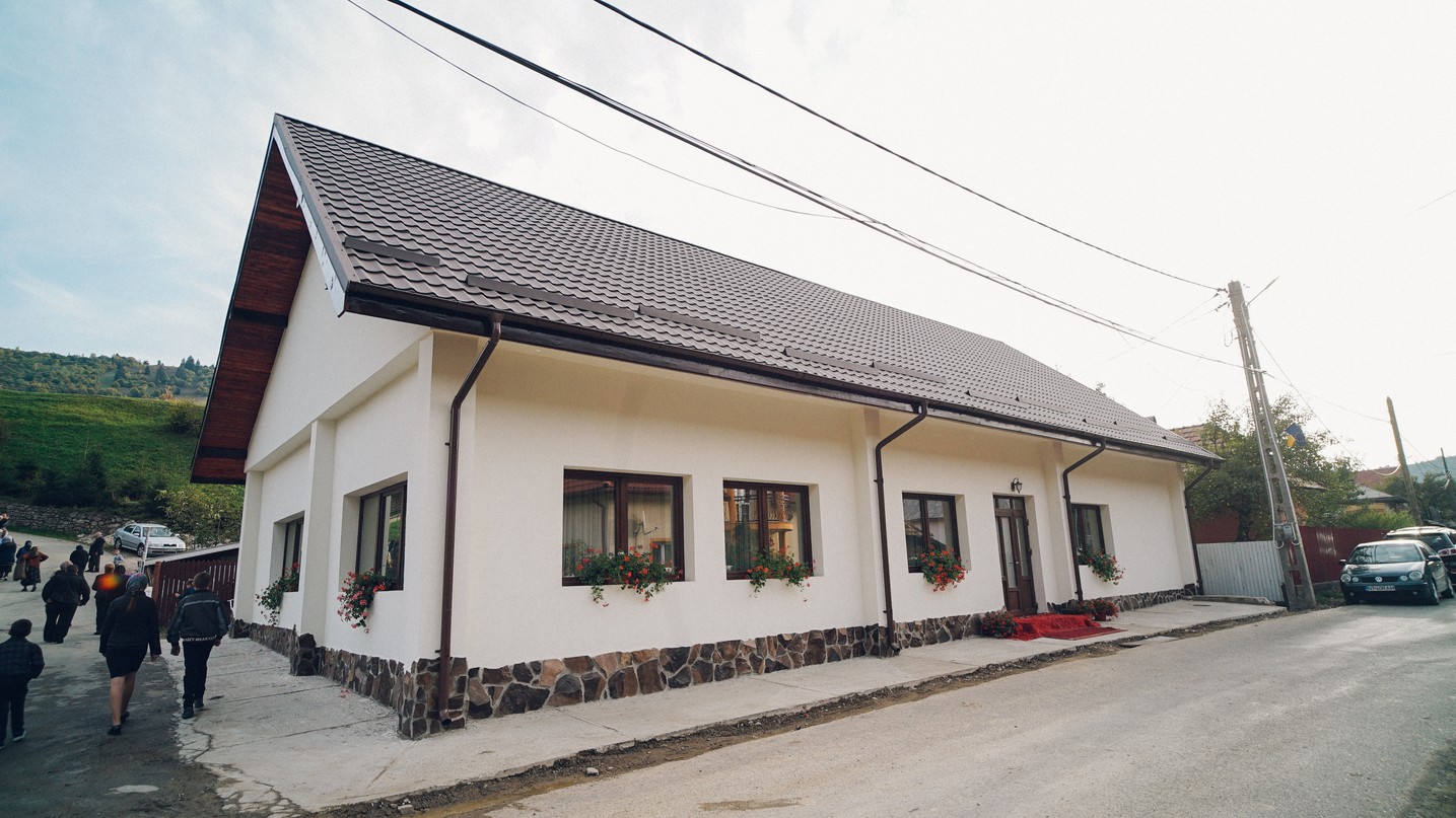 PS Părinte Andrei, Episcopul Covasnei și Harghitei, în Protopopiatul Piatra Neamț: a sfințit o casă socială și un centru social