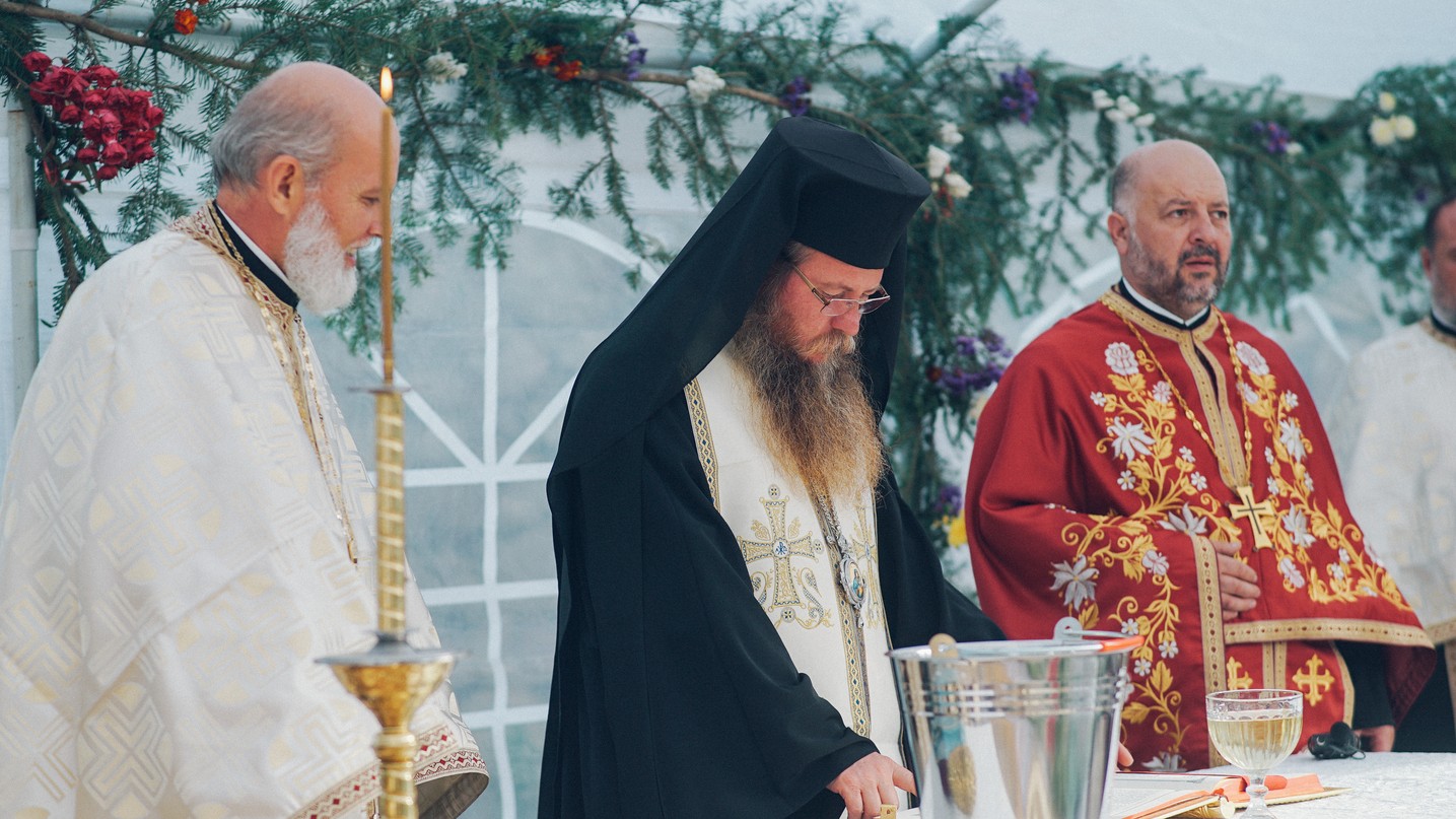 PS Părinte Andrei, Episcopul Covasnei și Harghitei, în Protopopiatul Piatra Neamț: a sfințit o casă socială și un centru social