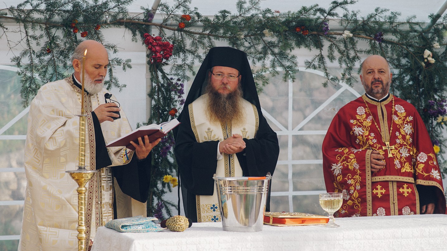 PS Părinte Andrei, Episcopul Covasnei și Harghitei, în Protopopiatul Piatra Neamț: a sfințit o casă socială și un centru social