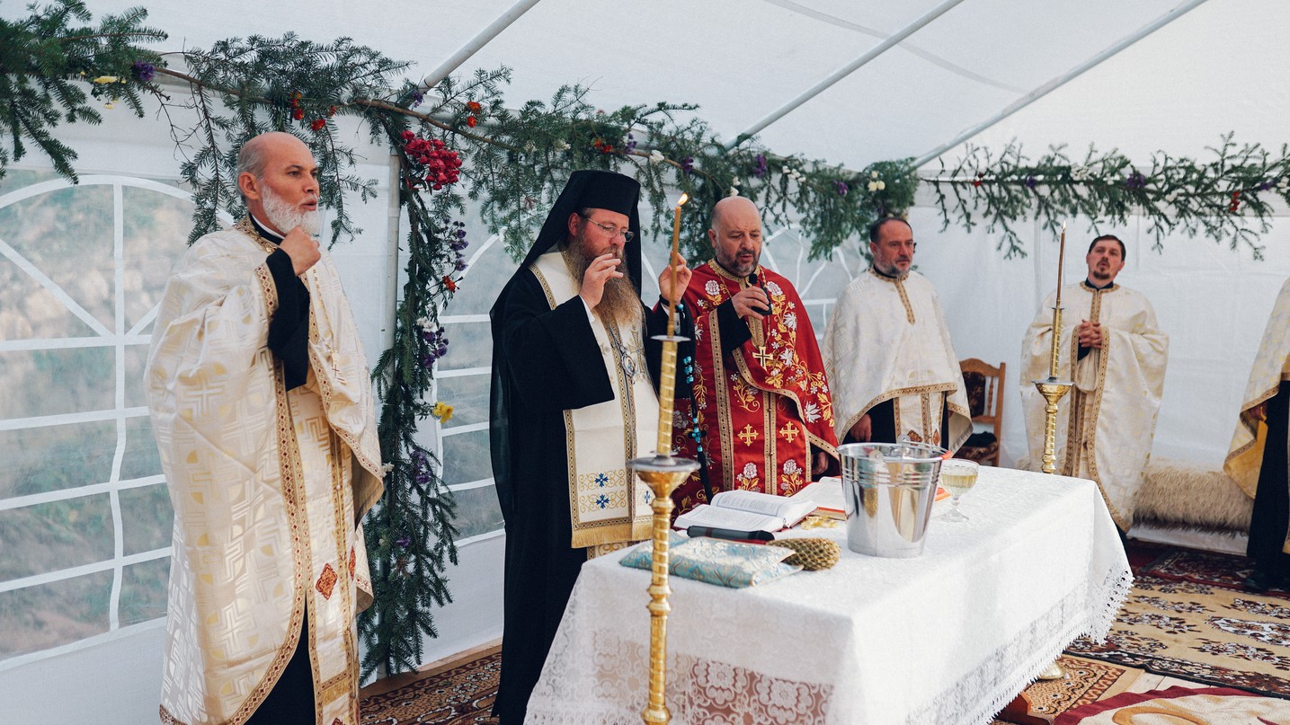 PS Părinte Andrei, Episcopul Covasnei și Harghitei, în Protopopiatul Piatra Neamț: a sfințit o casă socială și un centru social