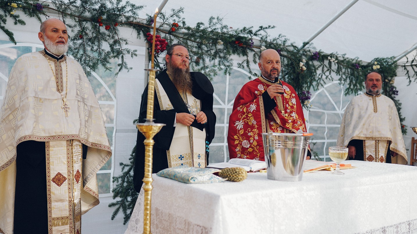 PS Părinte Andrei, Episcopul Covasnei și Harghitei, în Protopopiatul Piatra Neamț: a sfințit o casă socială și un centru social