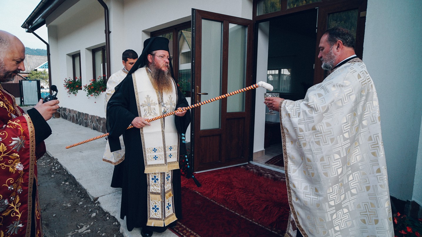 PS Părinte Andrei, Episcopul Covasnei și Harghitei, în Protopopiatul Piatra Neamț: a sfințit o casă socială și un centru social
