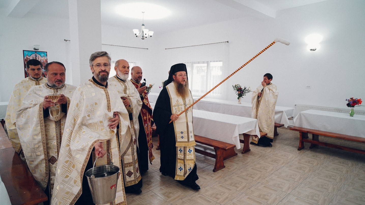 PS Părinte Andrei, Episcopul Covasnei și Harghitei, în Protopopiatul Piatra Neamț: a sfințit o casă socială și un centru social