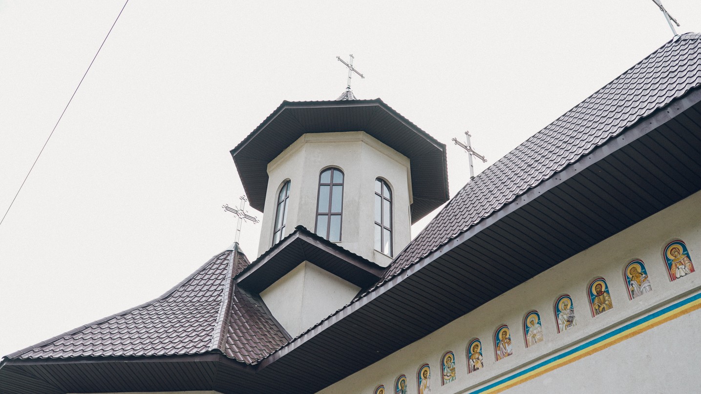 PS Părinte Andrei, Episcopul Covasnei și Harghitei, în Protopopiatul Piatra Neamț: a sfințit o casă socială și un centru social