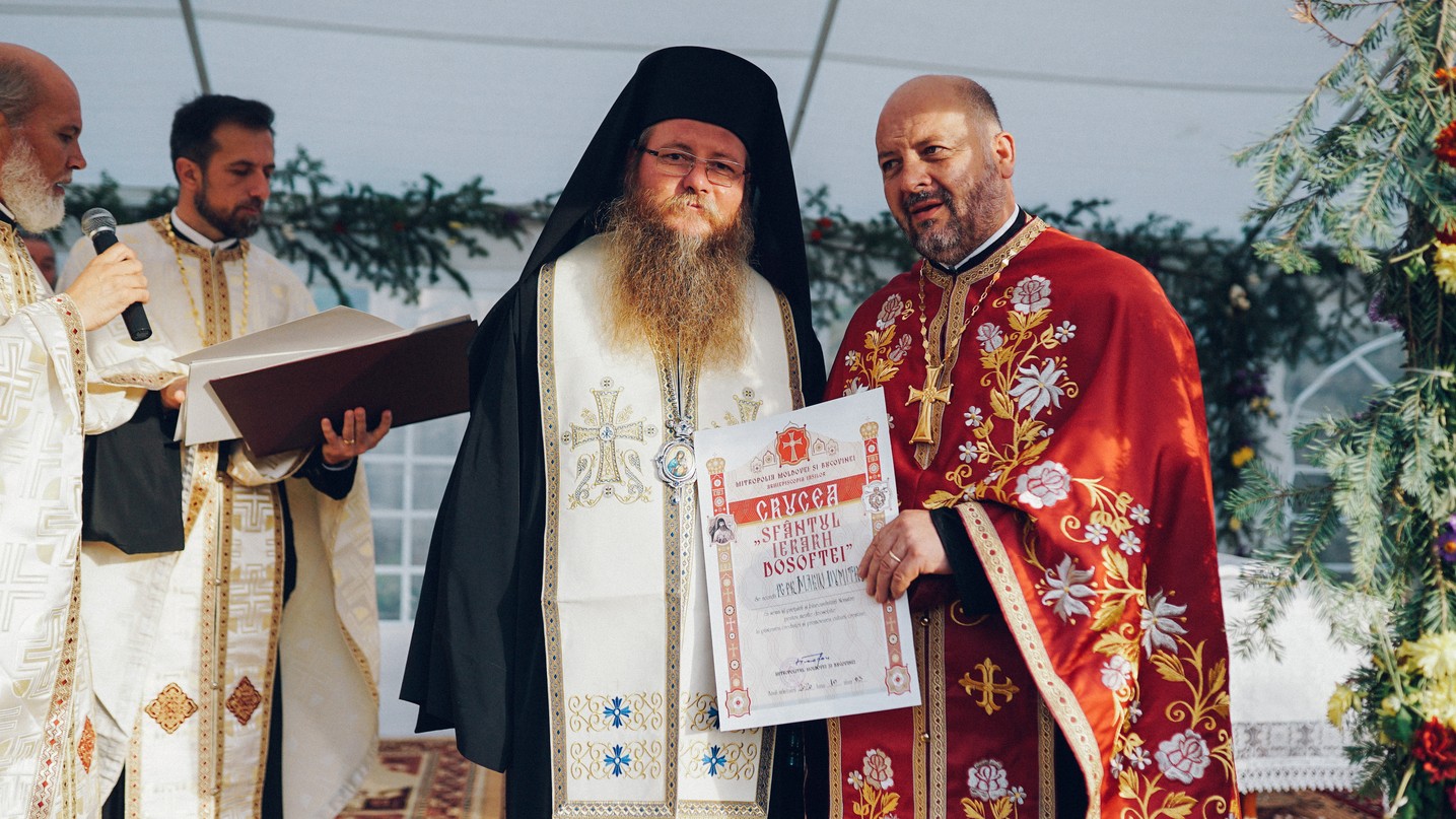 PS Părinte Andrei, Episcopul Covasnei și Harghitei, în Protopopiatul Piatra Neamț: a sfințit o casă socială și un centru social