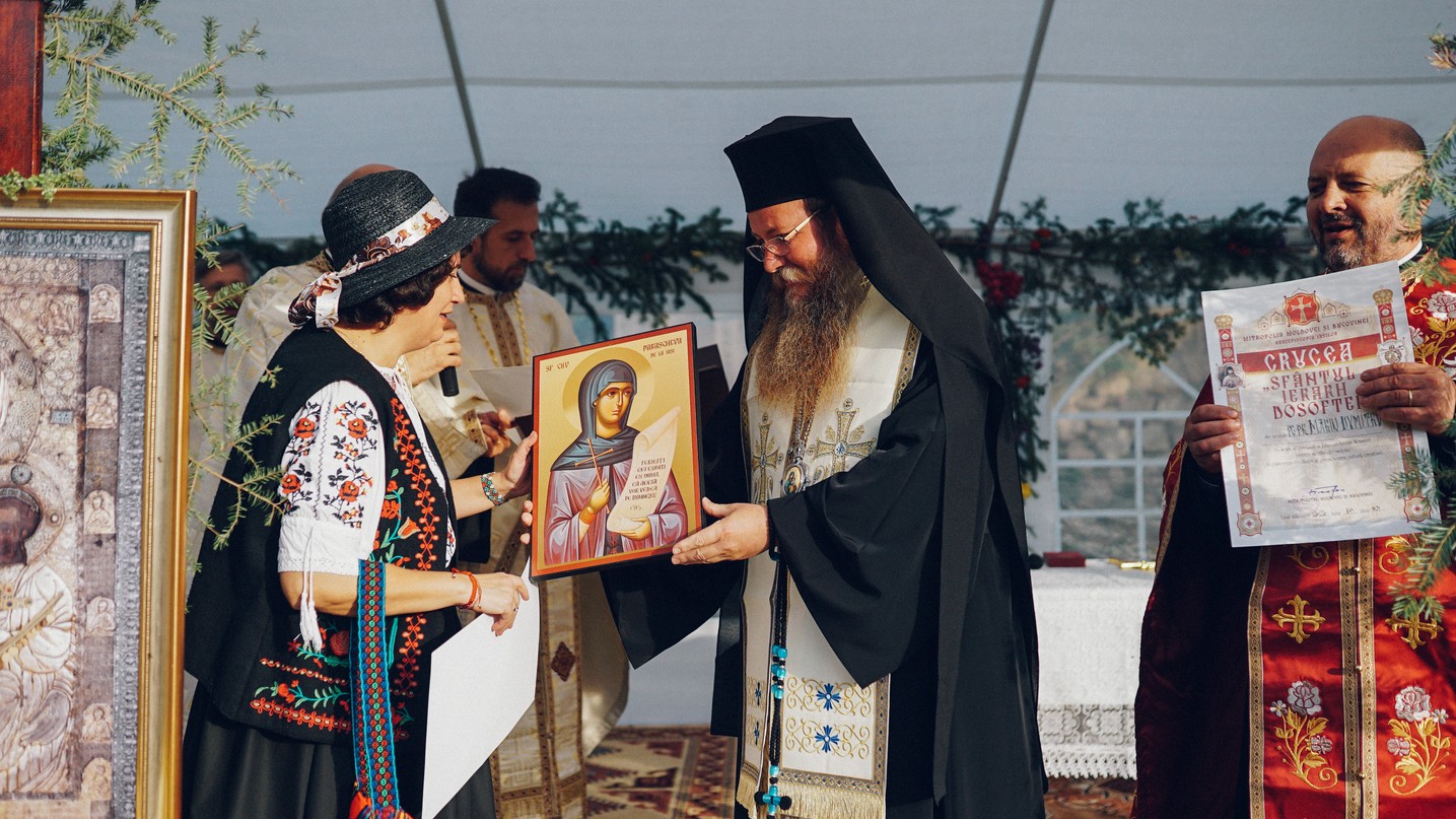 PS Părinte Andrei, Episcopul Covasnei și Harghitei, în Protopopiatul Piatra Neamț: a sfințit o casă socială și un centru social