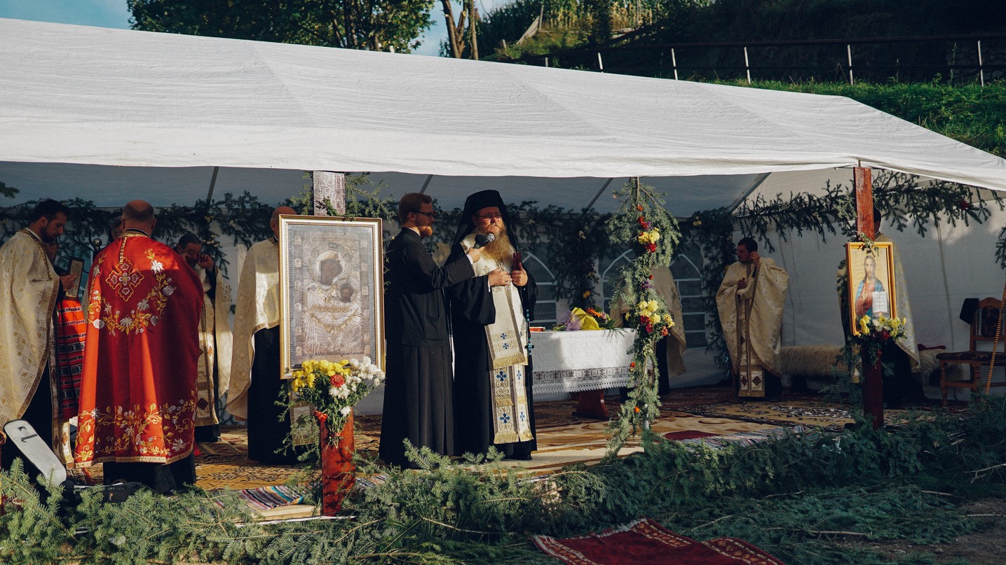 PS Părinte Andrei, Episcopul Covasnei și Harghitei, în Protopopiatul Piatra Neamț: a sfințit o casă socială și un centru social