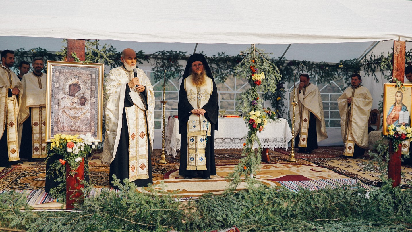 PS Părinte Andrei, Episcopul Covasnei și Harghitei, în Protopopiatul Piatra Neamț: a sfințit o casă socială și un centru social